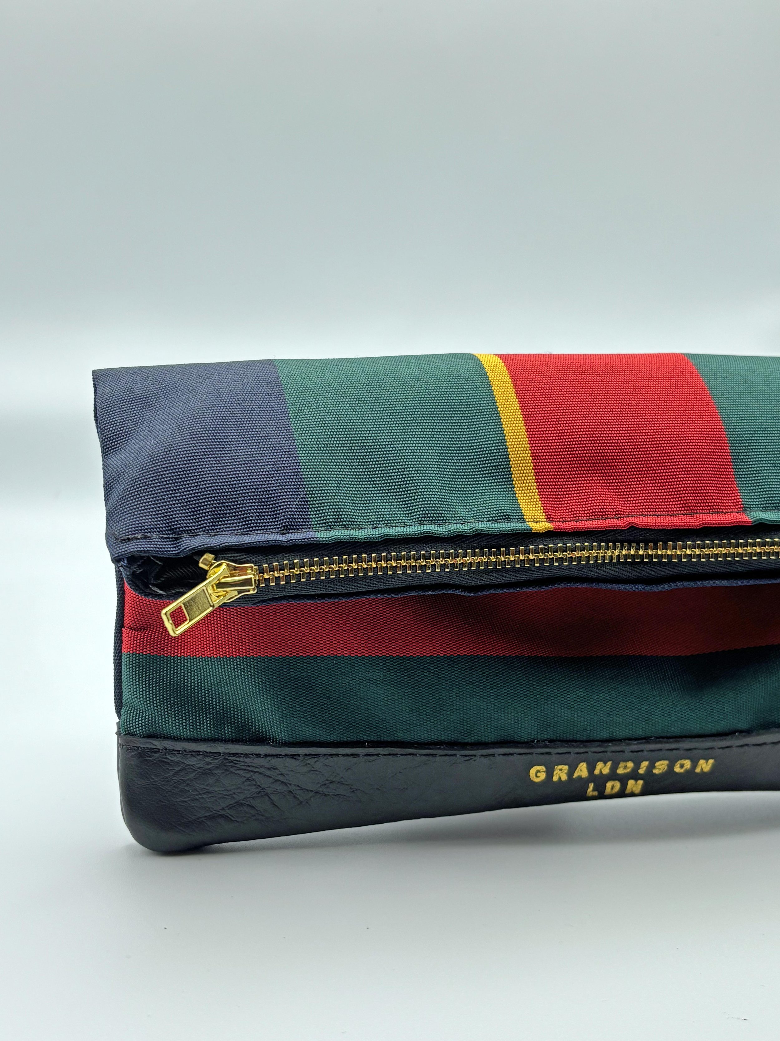 6)Pouch-stripe half .jpg