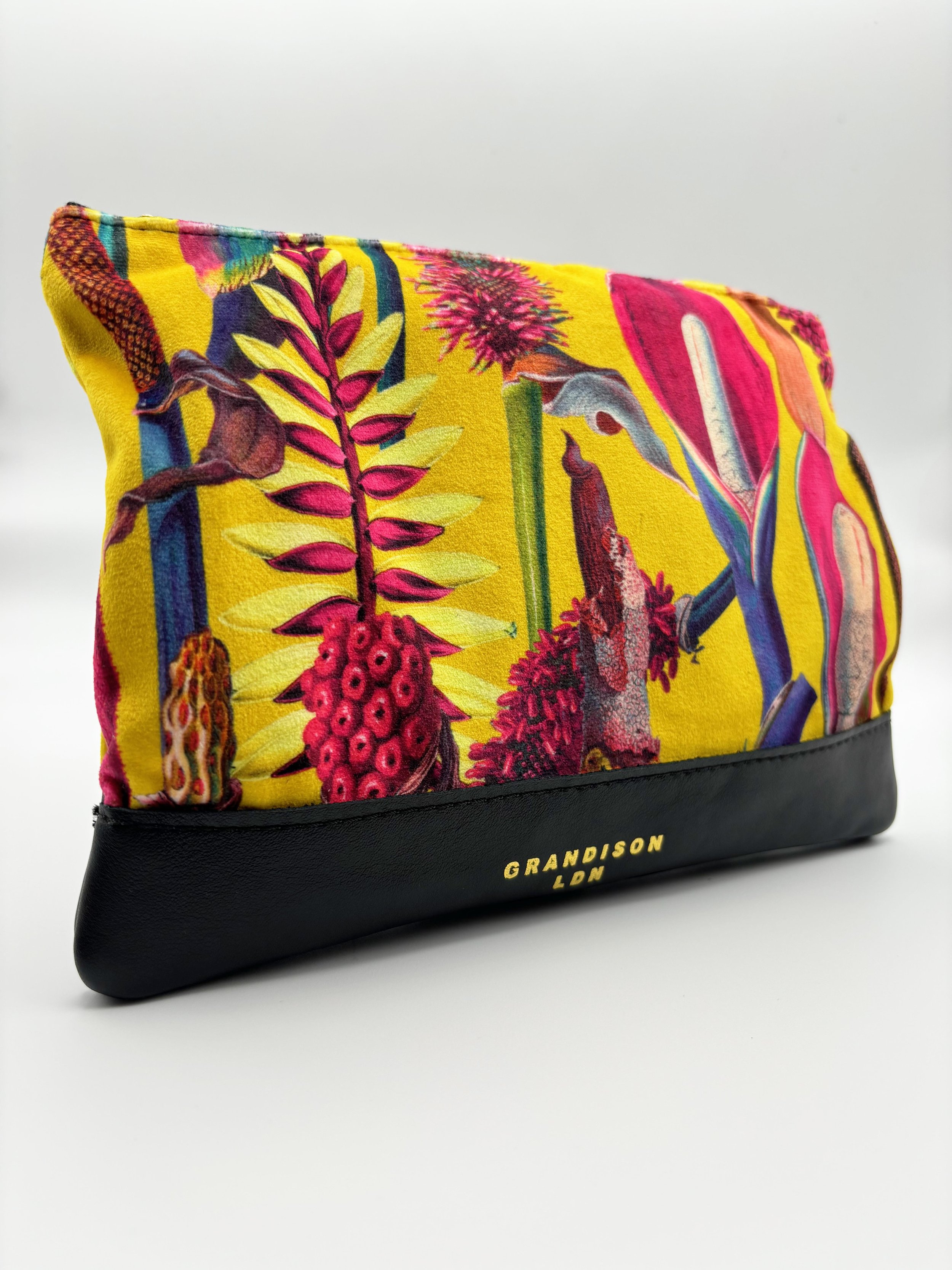 1)Pouch-yel velv side ftn .jpg