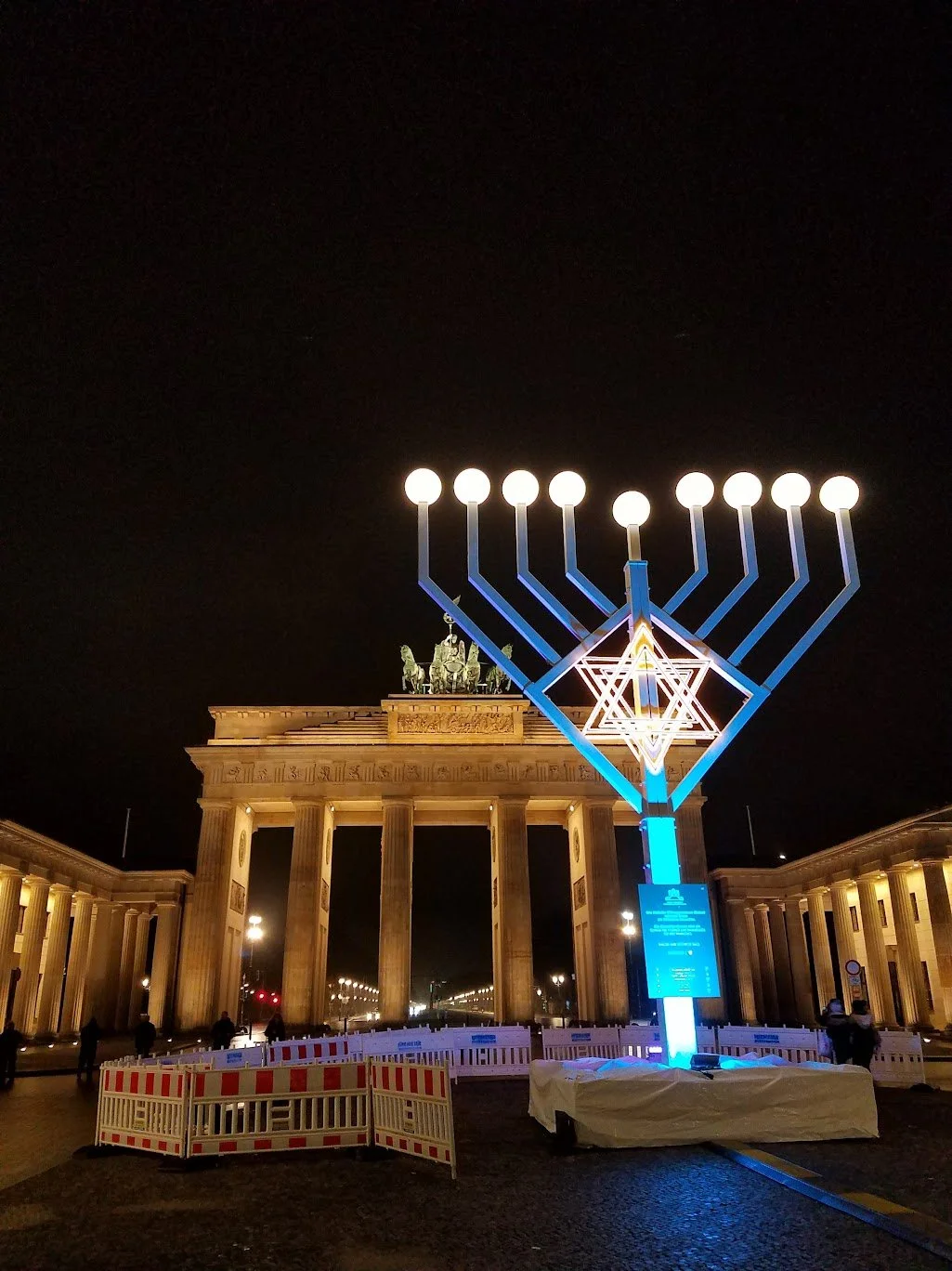 Berlin- Breaking our walls 