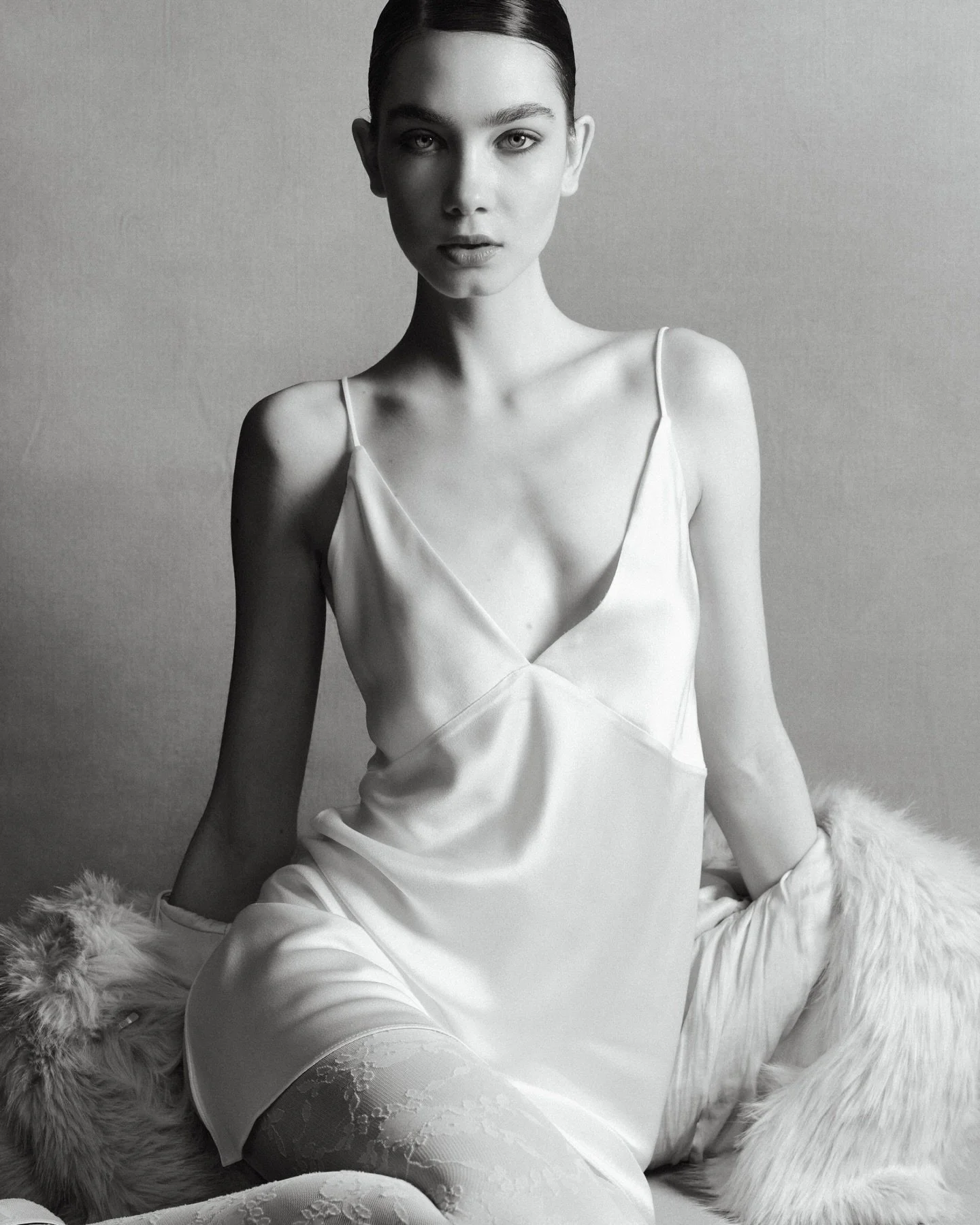 R&eacute;zi ⚡️⚡️ @rezi.simons x @viewmanagement // @elite_prague @fabbrica.milano @metropolitanmodelsgroup 
.
.
#modeltest #bookdemodelo #bookprofesional #sesionfotografica #sesiondemodelo #fotografomadrid #madridphotographer #spanishphotographer #ag