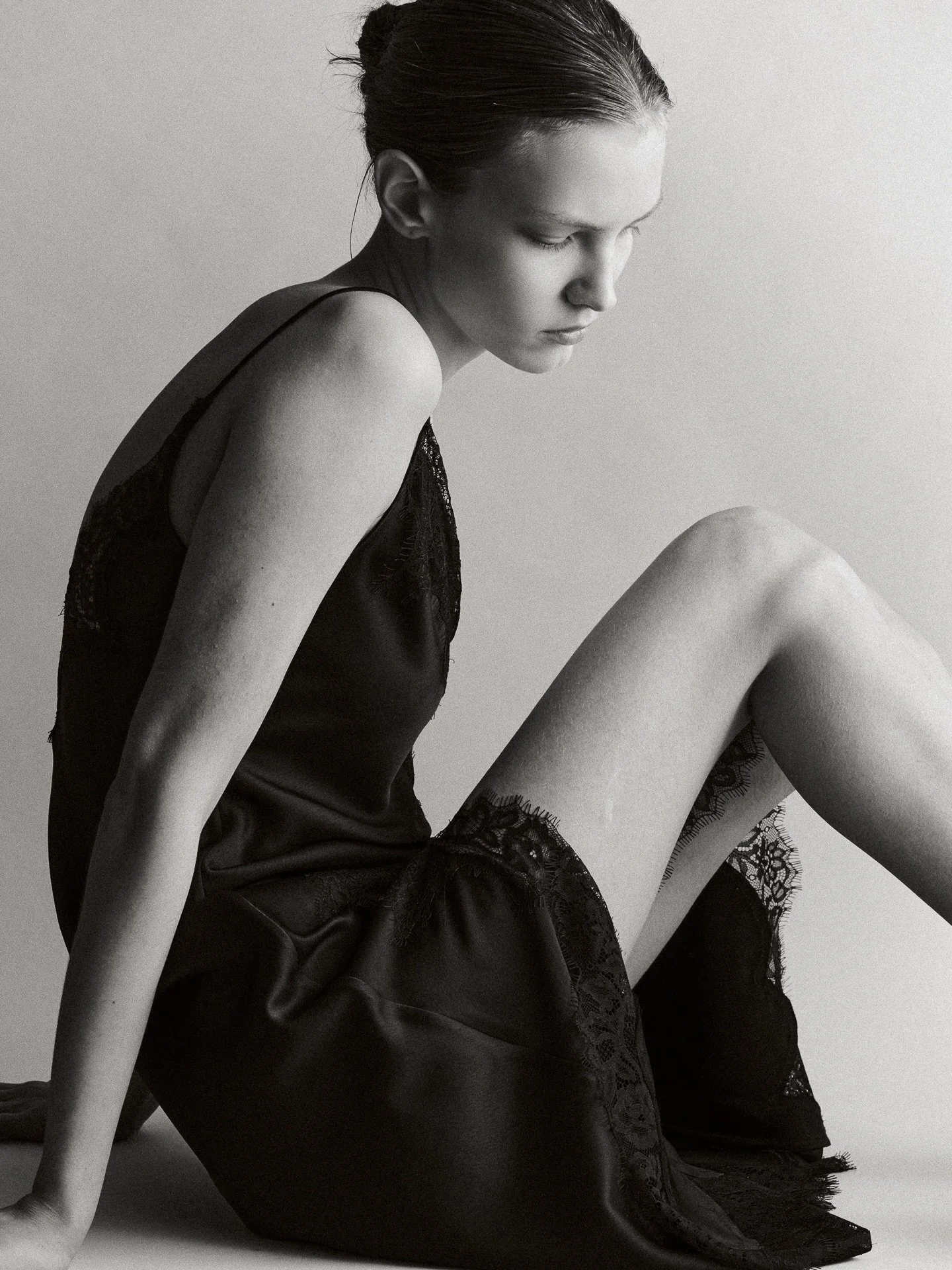 @o.dubitskaya x @unomodels // @fabbrica.milano @suprememgmtparis @chic_management @jeel_mgmt @gosha_g_o_s_h_a 
.
.

.
#modeltest #bookdemodelo #bookprofesional #sesionfotografica #fotografomadrid