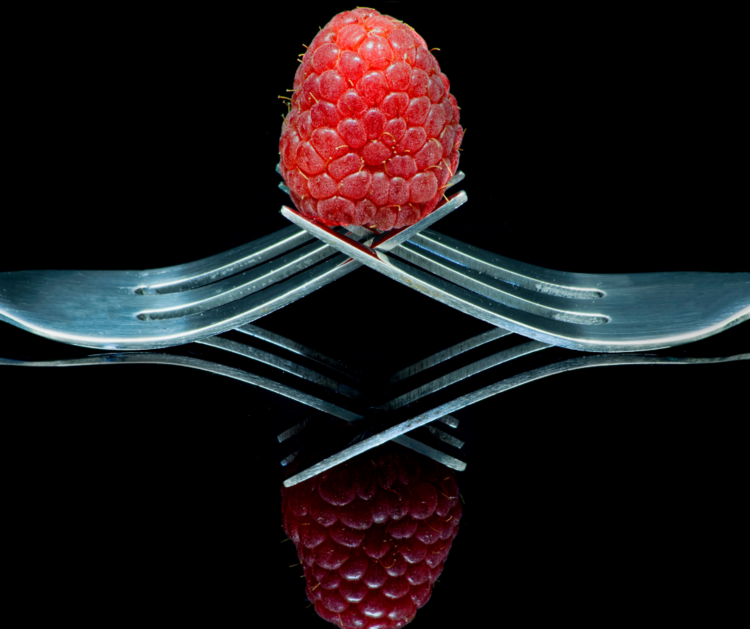 The 7 Stages of the Binge and Restrict Cycle (And How to Break Free)