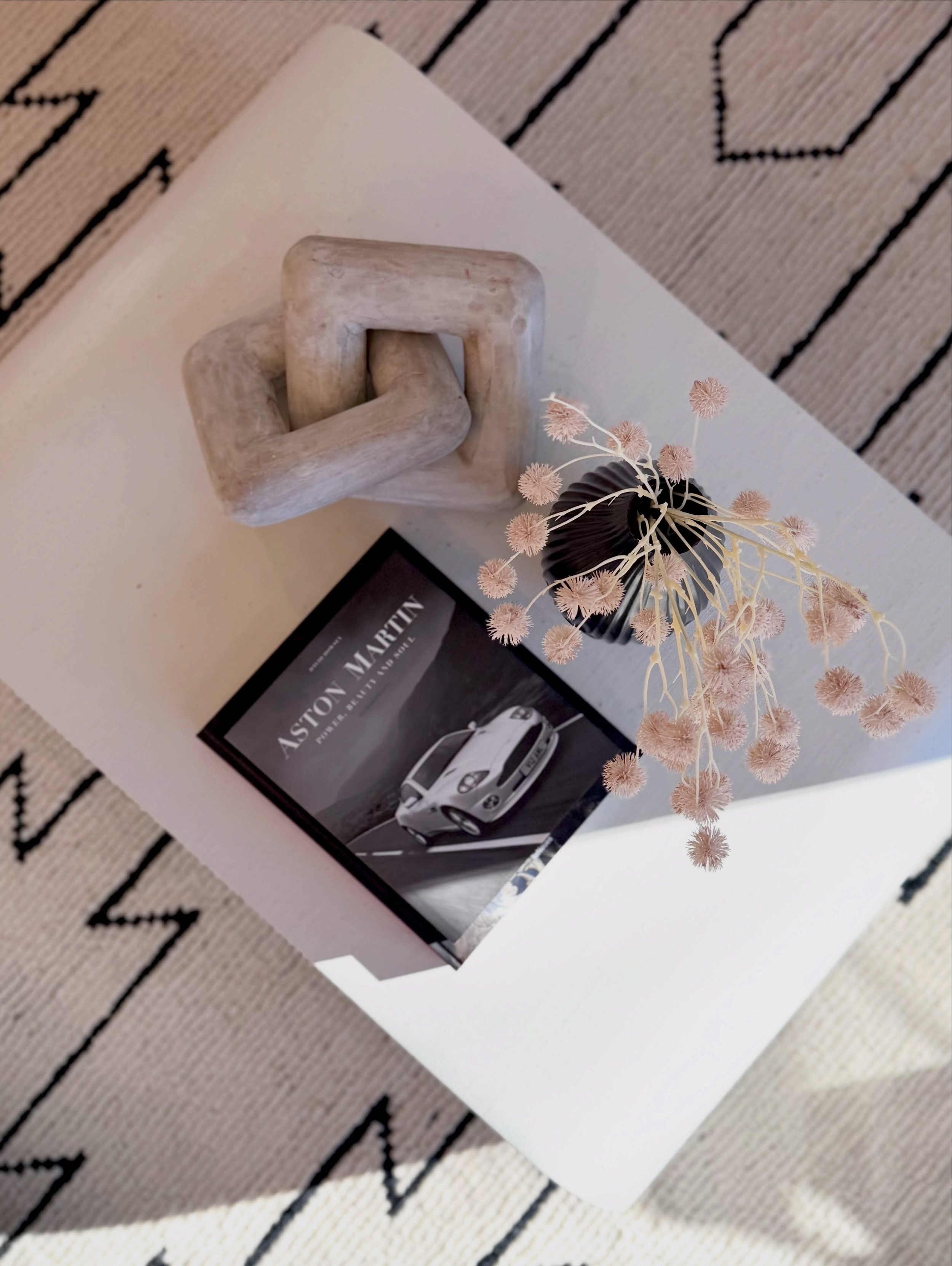 Carefully selected colors, rich textures, and bespoke furniture placement 🌟
That&rsquo;s how we distract from weaknesses and highlight a property&rsquo;s absolute best features! Let&rsquo;s give your listing the ultimate wow-factor!