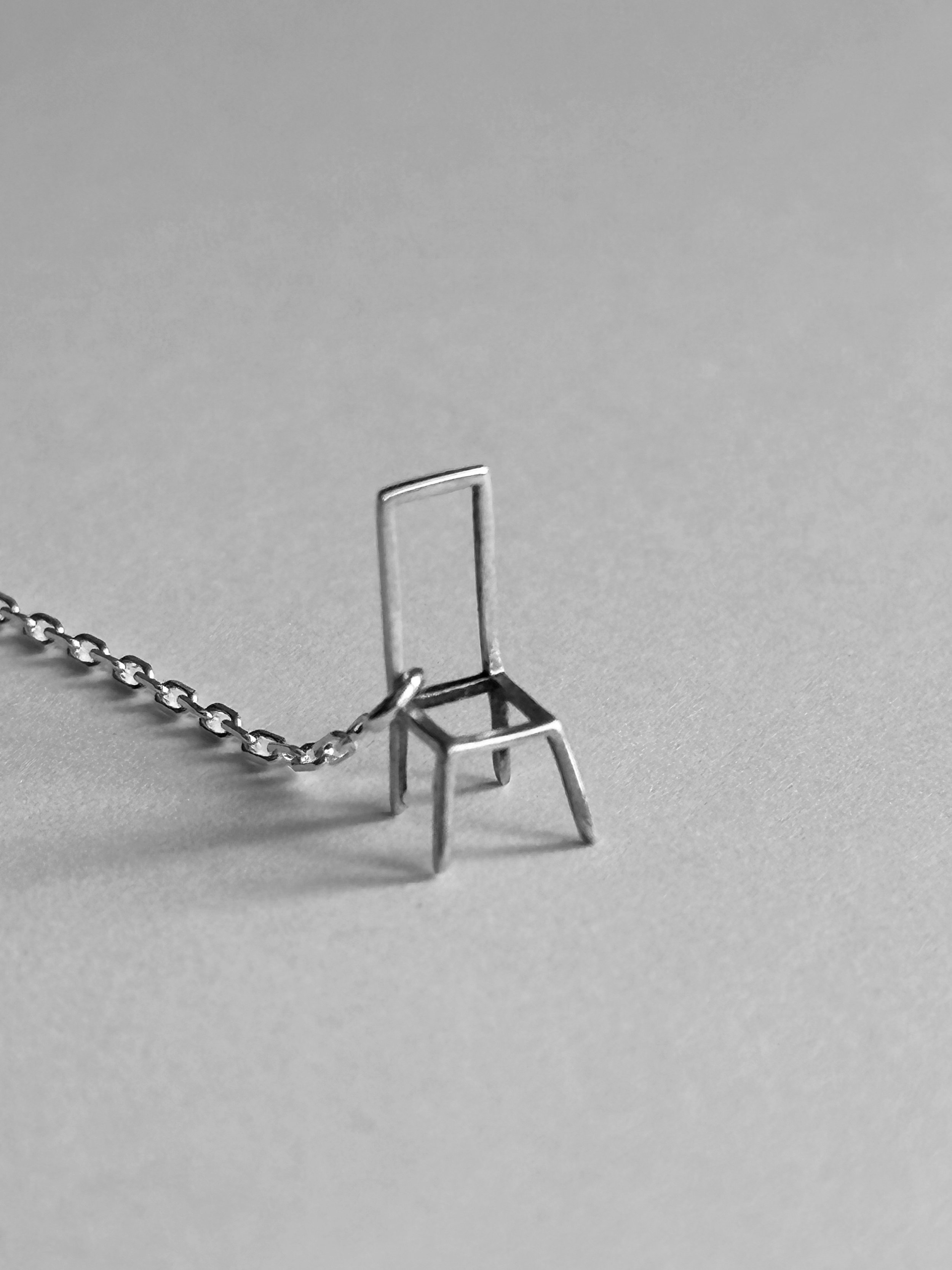 Sitting-Alone_Threaded-Chair_01.jpg