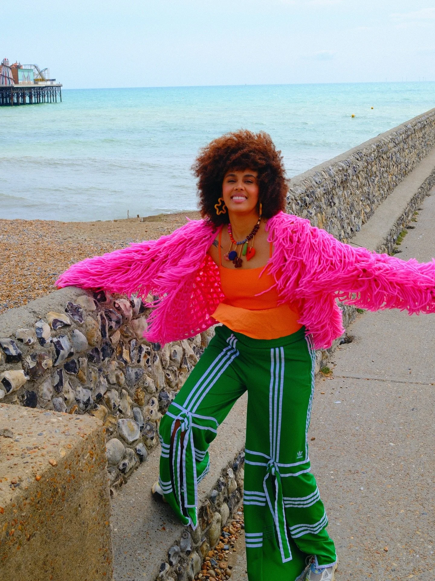 day one of brighton staycation. a belly full of pizza and sea air with my love🍕 🌊