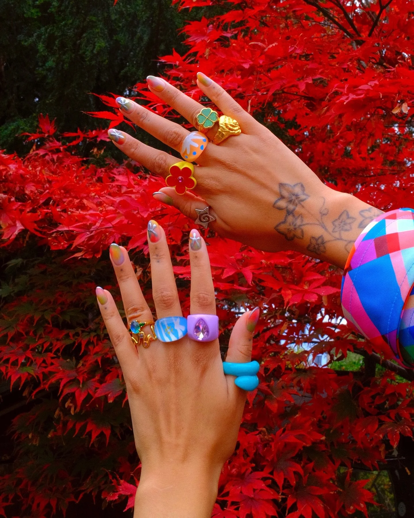 my kind of autumn tones 🍁 🍂 new nail day after 8 damn weeks 😭