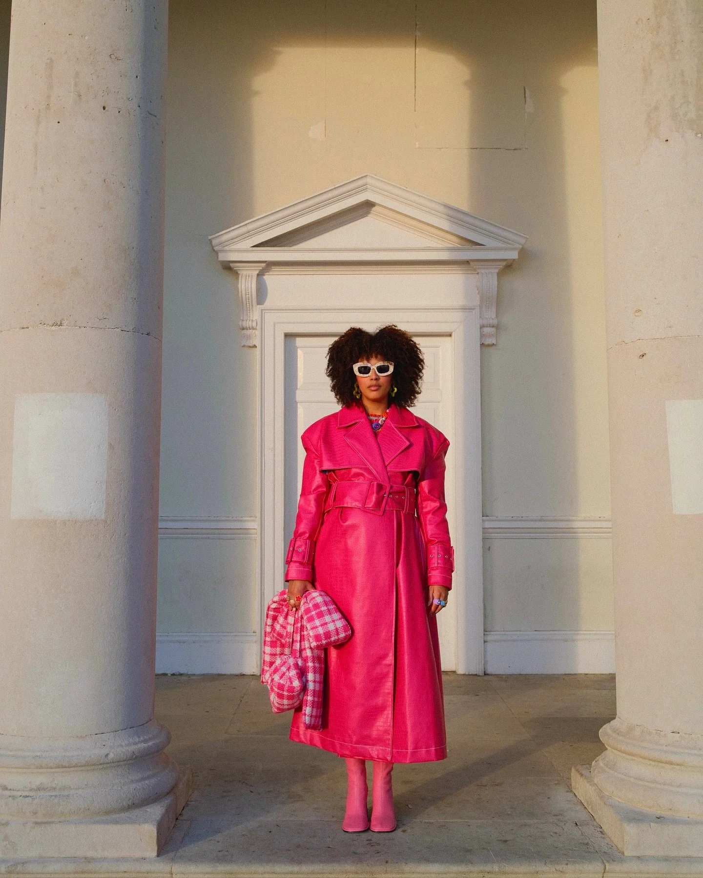 me 🫱🏽&zwj;🫲🏾 refusing to wear boring coats 
.
.
trench: @kaicollective 
jumper: @knitsbybryony (gifted)
bag: @gona.upcycled (gifted)
boots: mango 2nd hand via @ebay_uk