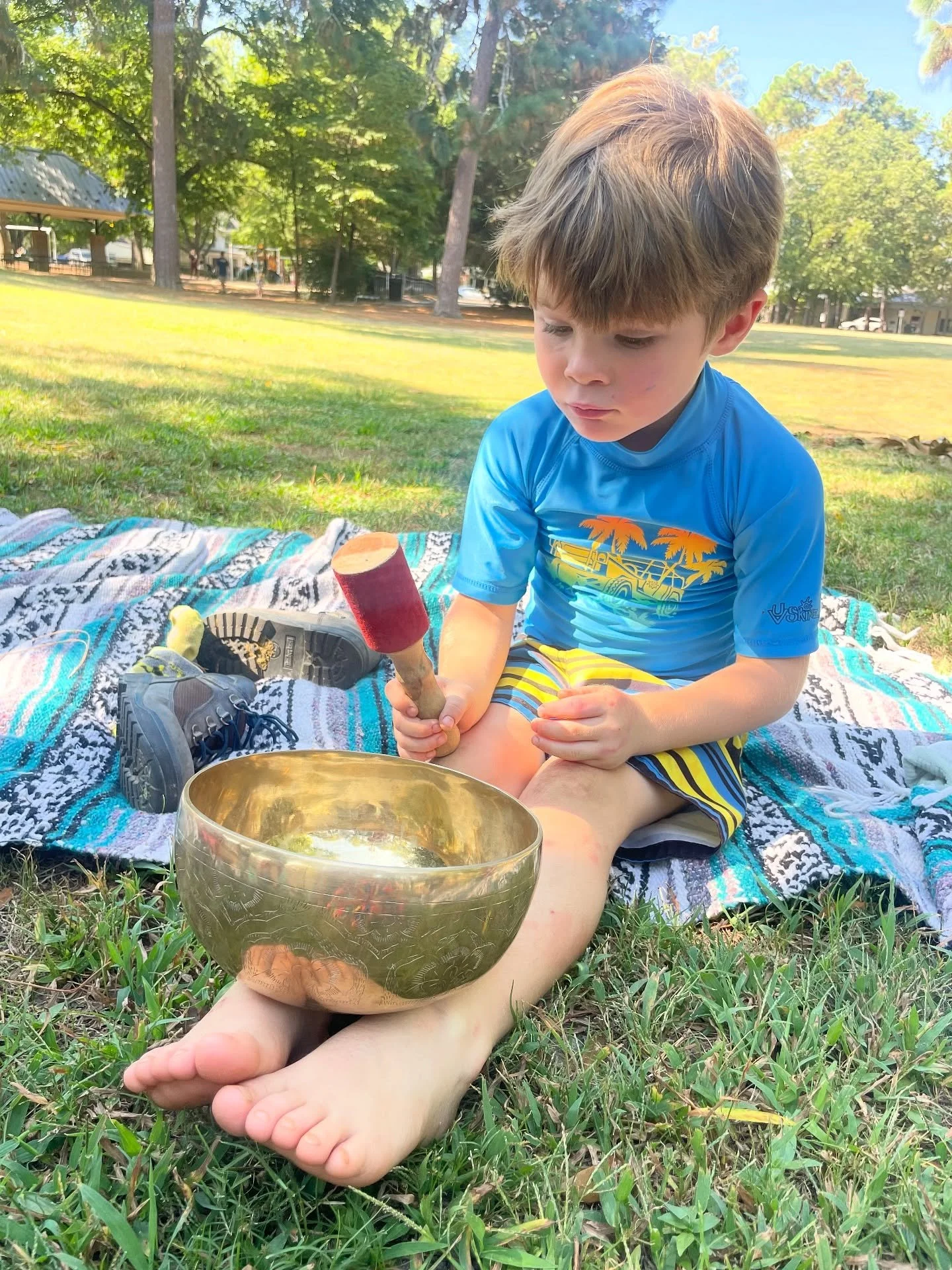 Toes in the grass &amp; yoga in the fresh air &amp; wide open spaces on a late September homeschool morning &mdash; so dreamy! 🌿🌲🌞 

#yogaforkids #mindfulmoments #mindfulkids #homeschool #inclusionmatters #bekind #outdooryoga #southernpines #moore