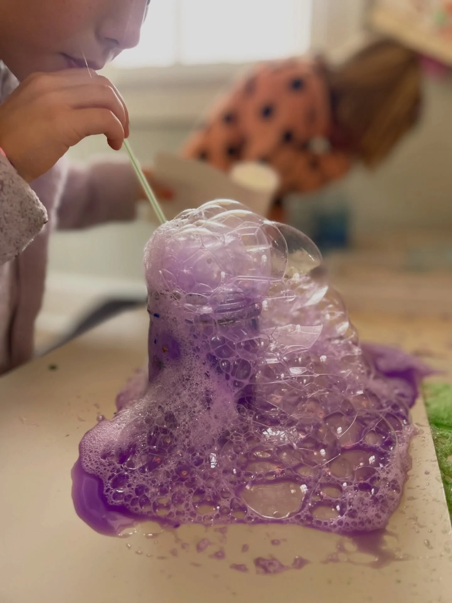 The holidays are fun, but have you ever gone back to basics with breathing exercises &amp; coloring &amp; yoga poses &amp; messy art &amp; carved out time to just&hellip; be? 

Gosh, today felt GOOD! 🌬️🧘🏽🫧🎶🤍✨ 

Focusing on breathwork in Homesch