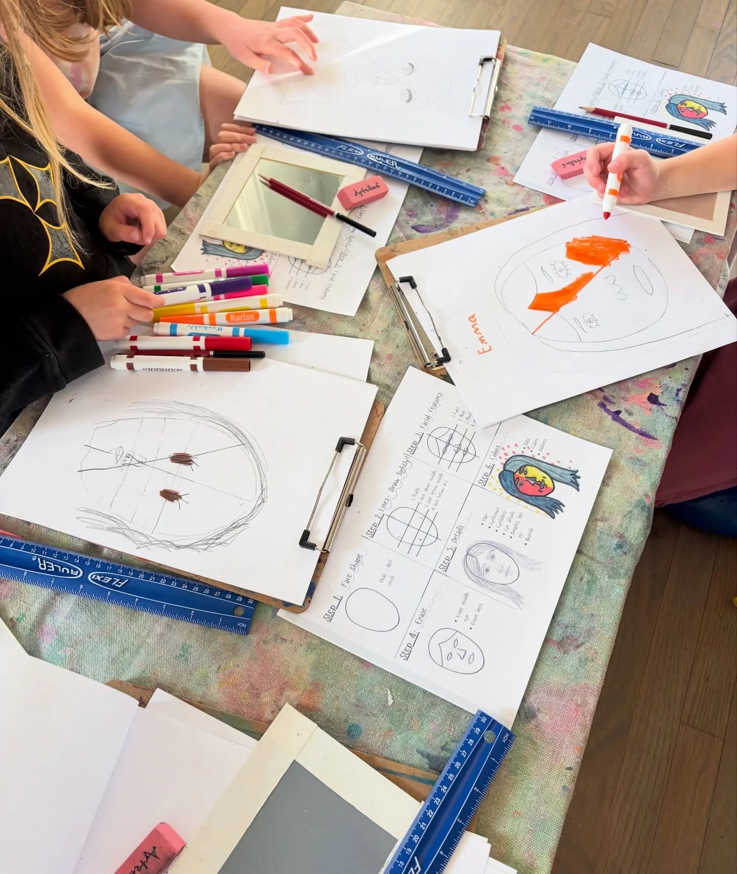 Pop art self-portraits in our first Art Club with Ms. Olivia! 🤩🎨

The kids explored bold, playful color choices while learning simple facial proportions to create their own unique portraits ✨ We are so excited about this more technique-focused art 