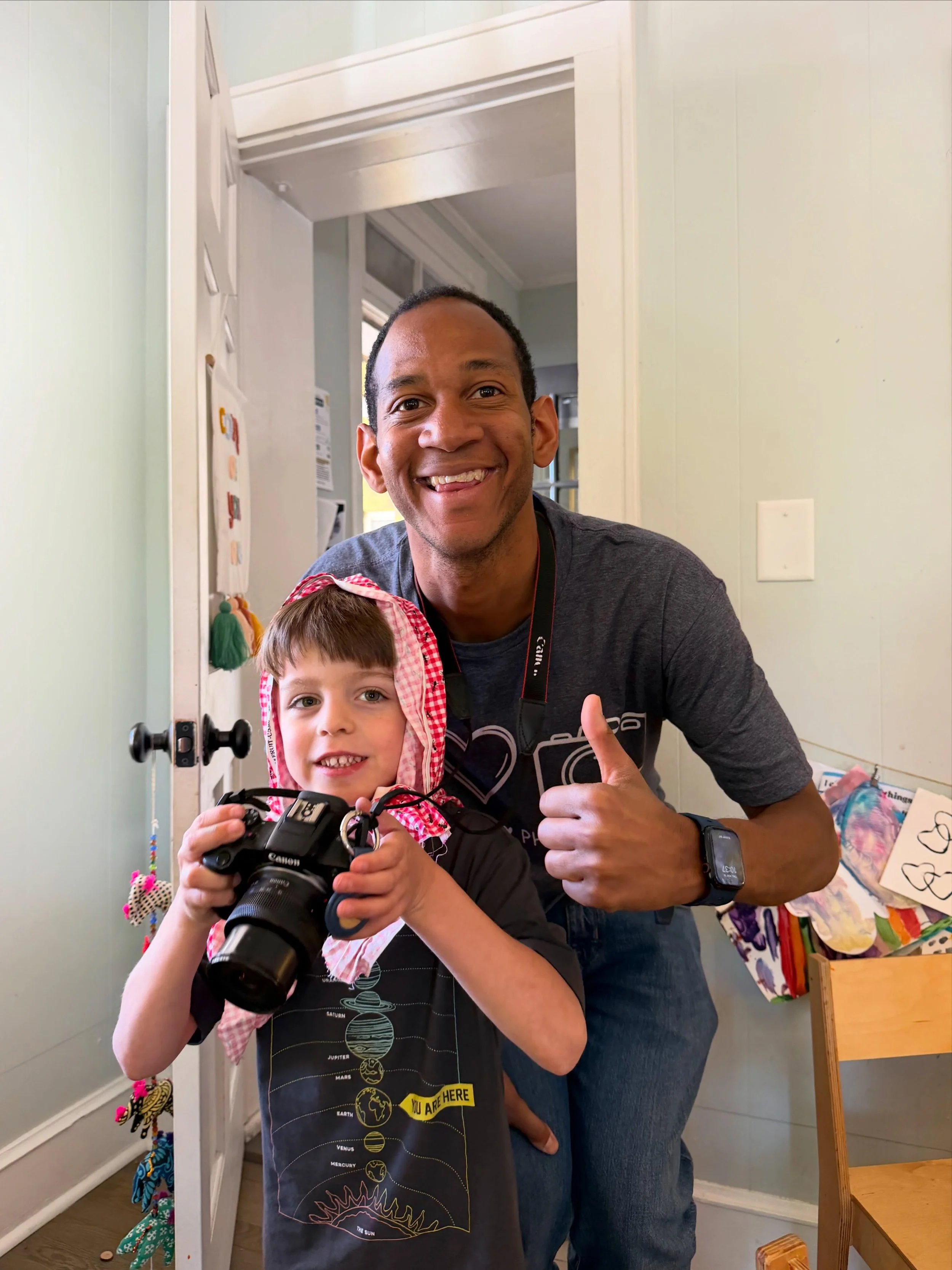 An extra special visitor inspiring us to be kind, spread joy, and take photos! 📸 

To know Joseph is to love him! Thanks for coming by, you made our day!!! @josephhill3794 💛