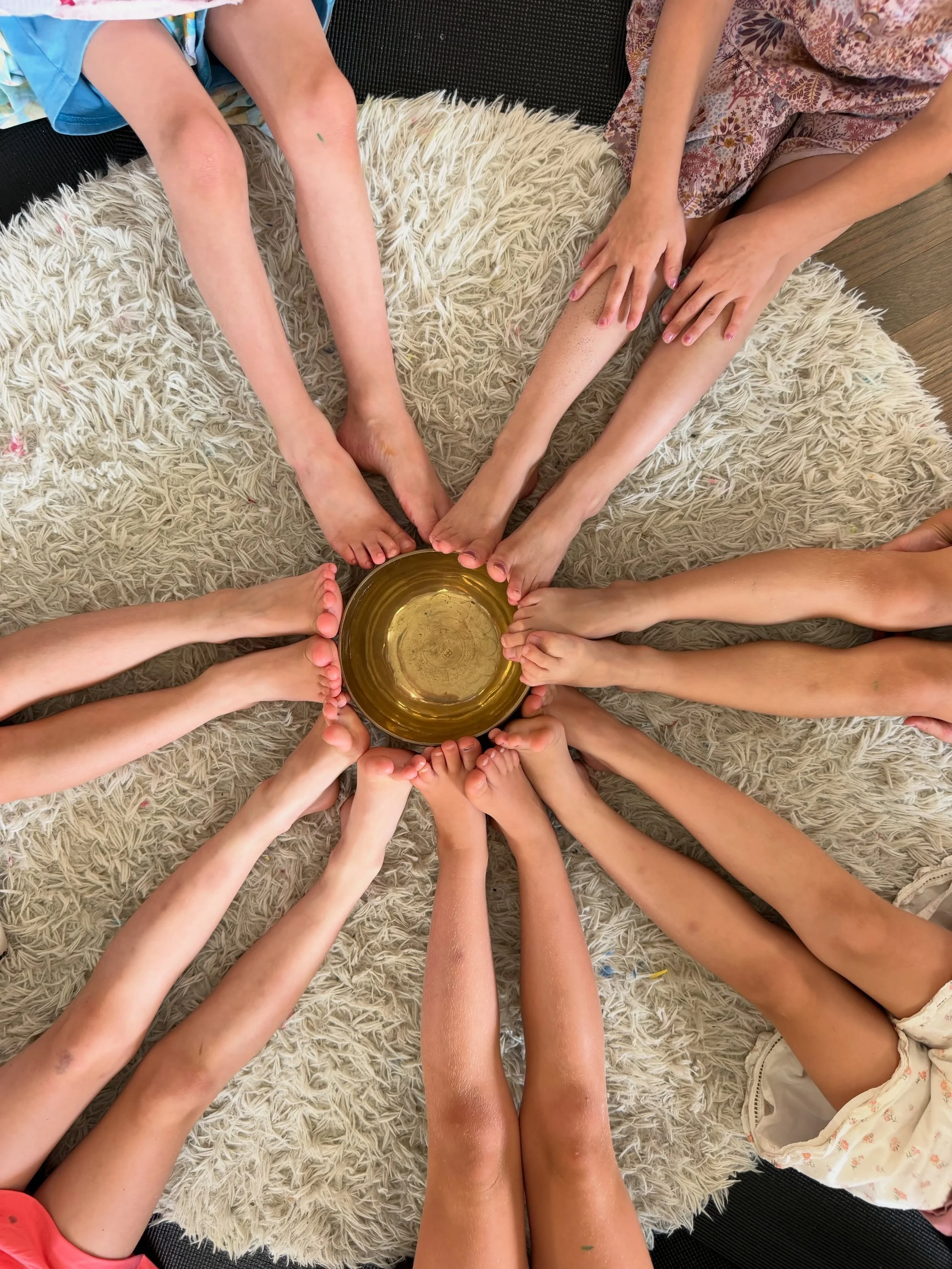 Slowing down sounds sooo magical 🫶🏽🥰✨

Exploring sound healing instruments encourages mindful listening, body awareness, and emotional regulation. Sharing all these special instruments with them is always a 10/10 experience! 🎵🤍🎶