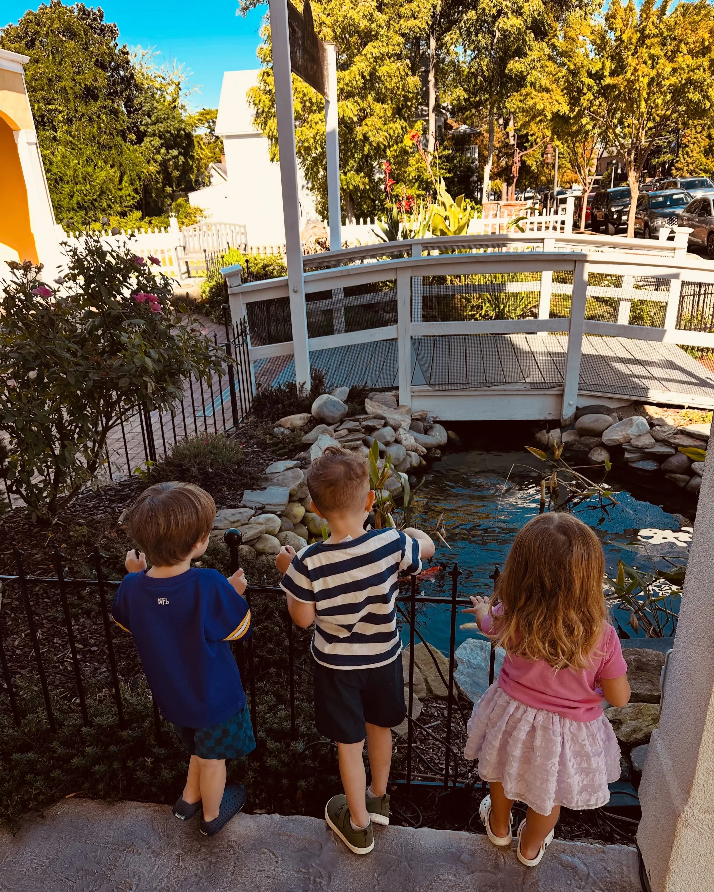 A whole month of preschool under our belt 🥹🤍✨

Friendships are forming, rhythms are settling in, and everyone is really finding their groove. So much learning &amp; creating &amp; imagining &amp; playing &amp; laughing &amp; growing together. 🌱 

