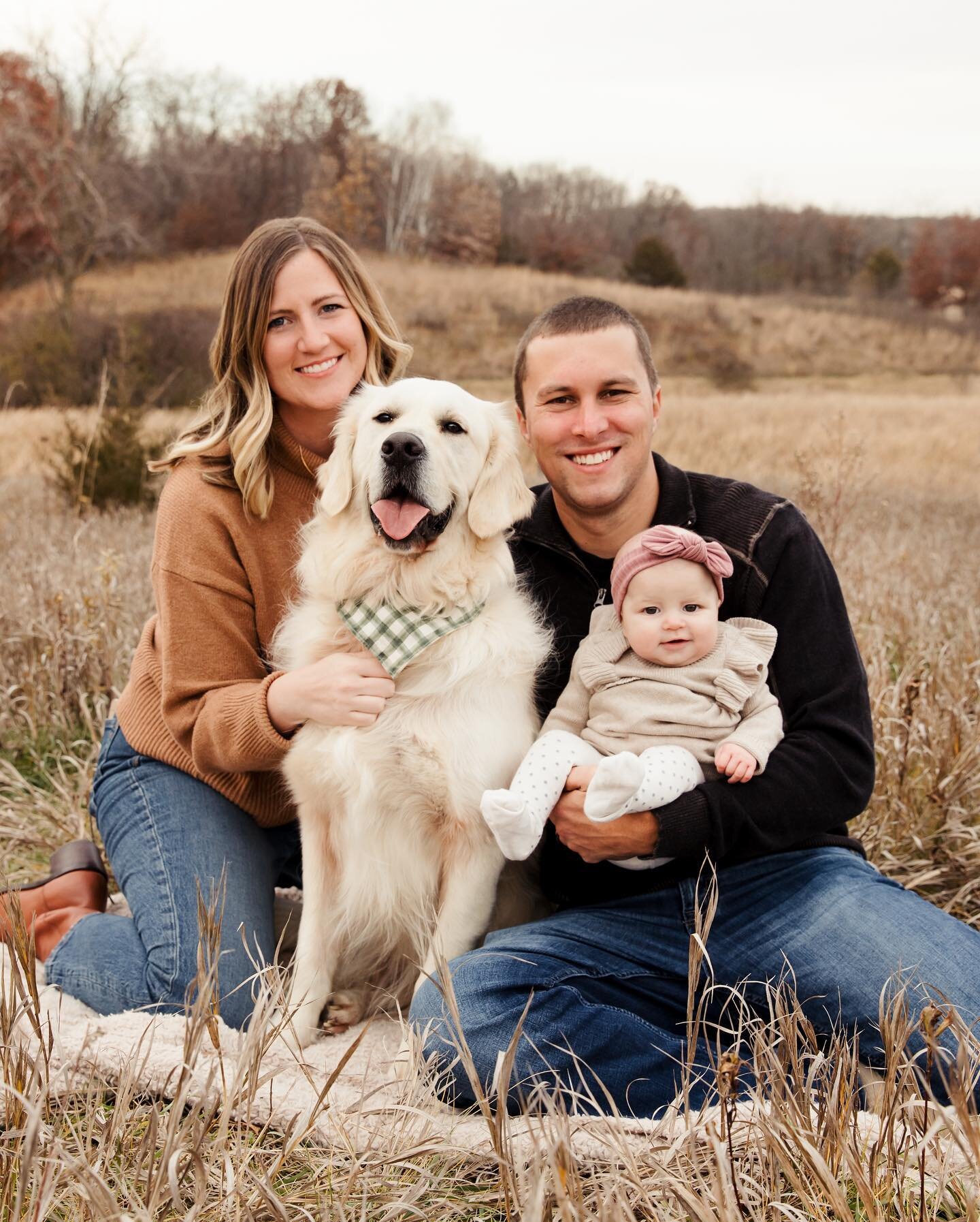 The Brown Family
&bull;
It was a complete honor photographing this adorable family last month 🧡 Here are just a few of my faves from their session!
&bull;
@kelli.dm.brown 
&bull; &bull; &bull;
#familyphotography #familyphotographer #portraitphotogra