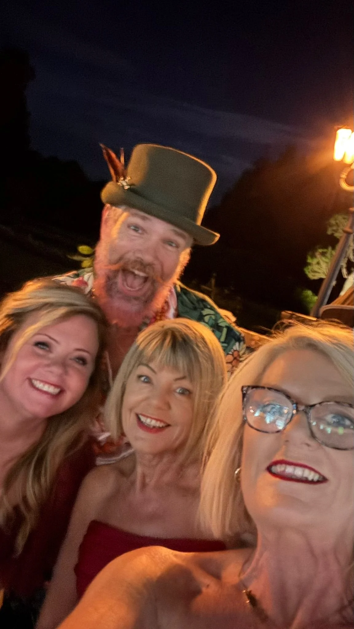 Floral Retreat in Ireland with Intrigue Design and Kays Flower School  (22).jpeg