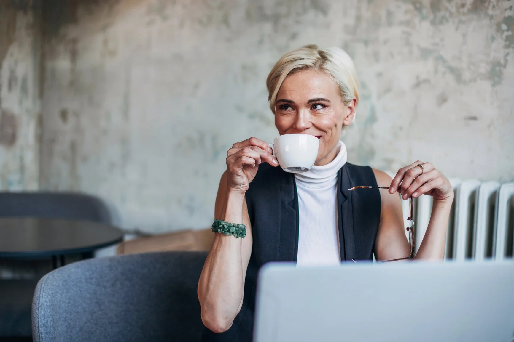 How to Make the Value of Your Work Obvious as a Coach or Practitioner