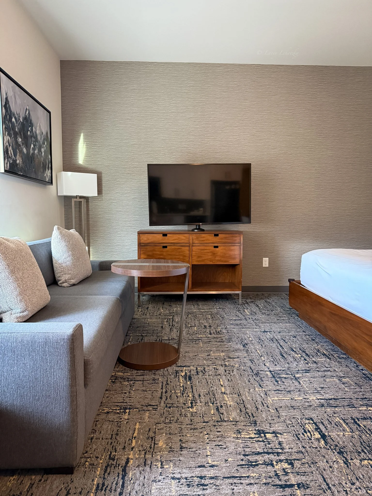 element by marriott bozeman hotel room-3.jpg
