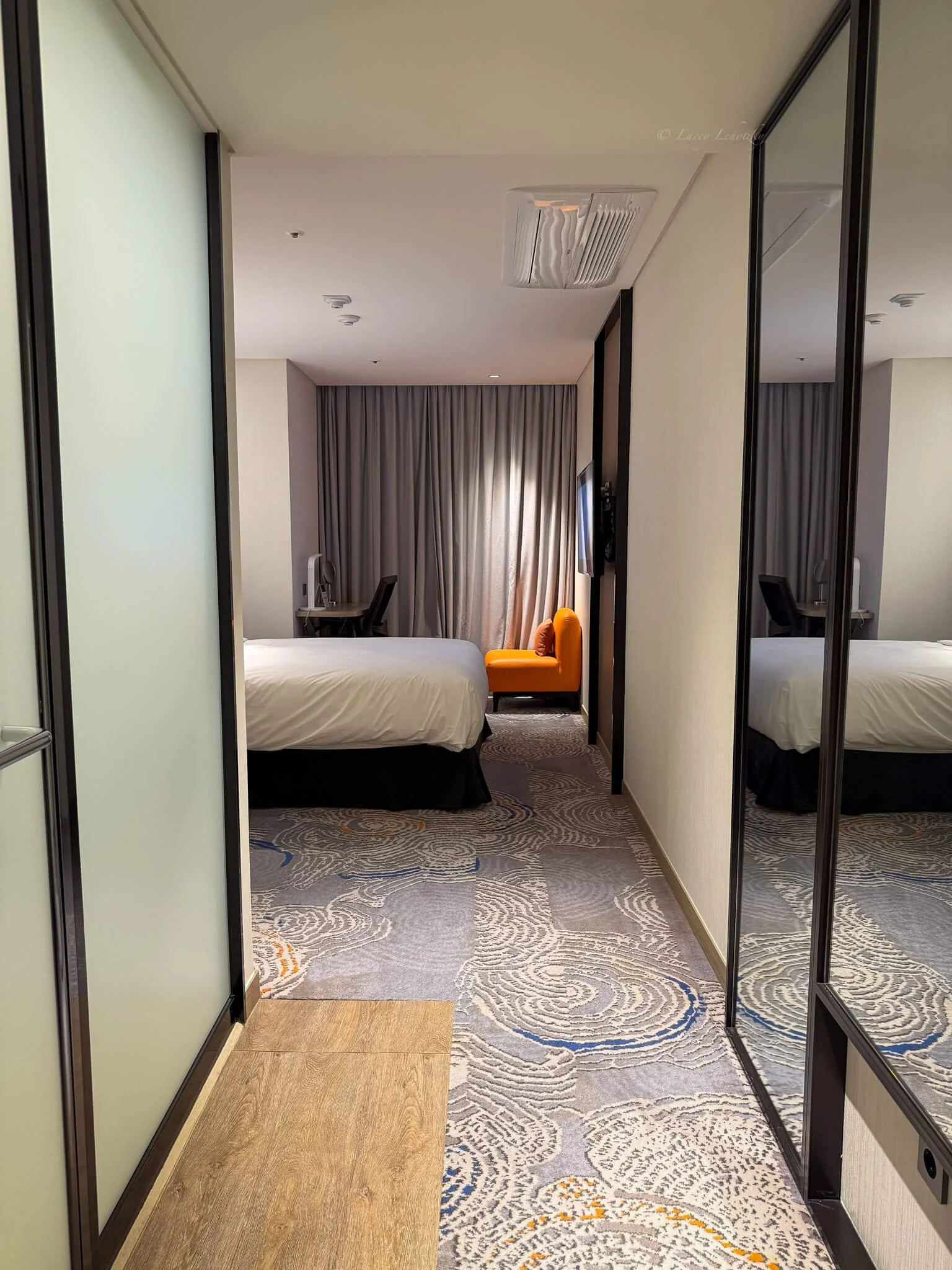 holliday inn hongdae seoul south korea.jpg