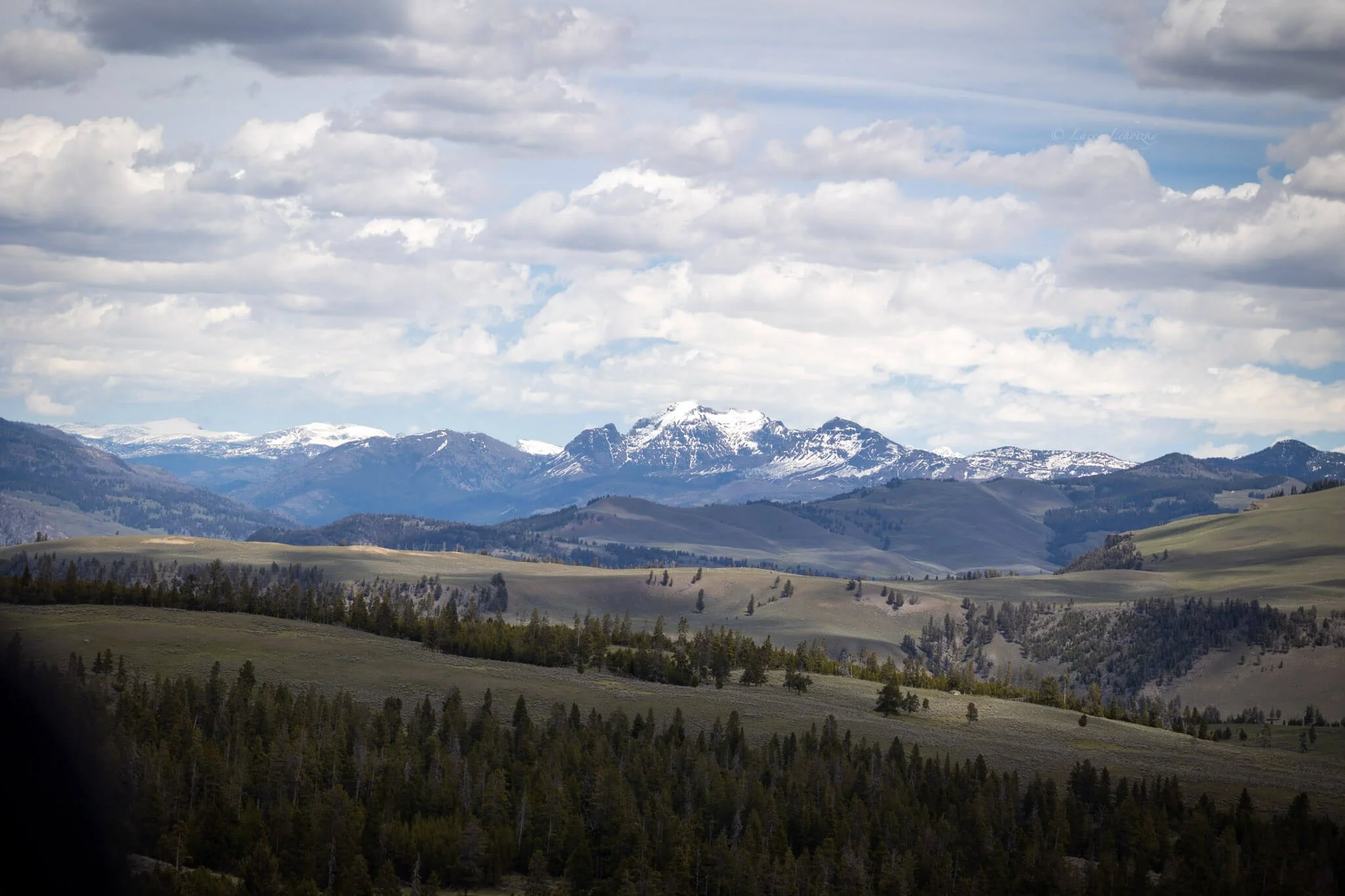 epic mountain views in yellowstone national park