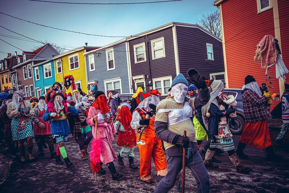 ANY MUMMERS ‘LOWED IN?