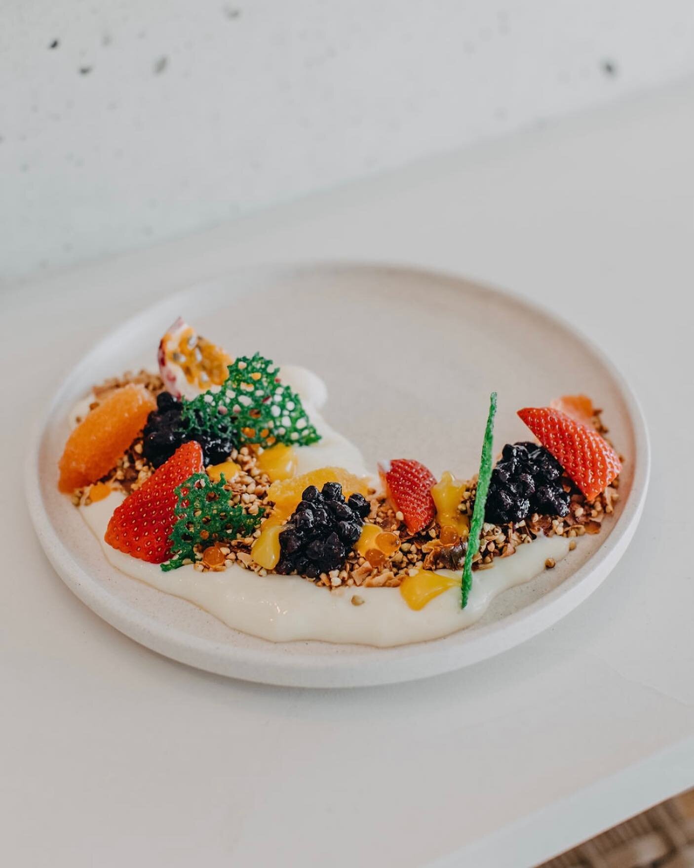 Rise and shine! Our new breakfast menu is here to brighten up your Saturday morning. Introducing the &lsquo;Breakfast Fruit Crumble&rsquo; featuring coconut custard, seasonal fruit, lemon curd + vanilla buckwheat crumble&hellip; We&rsquo;d love to he