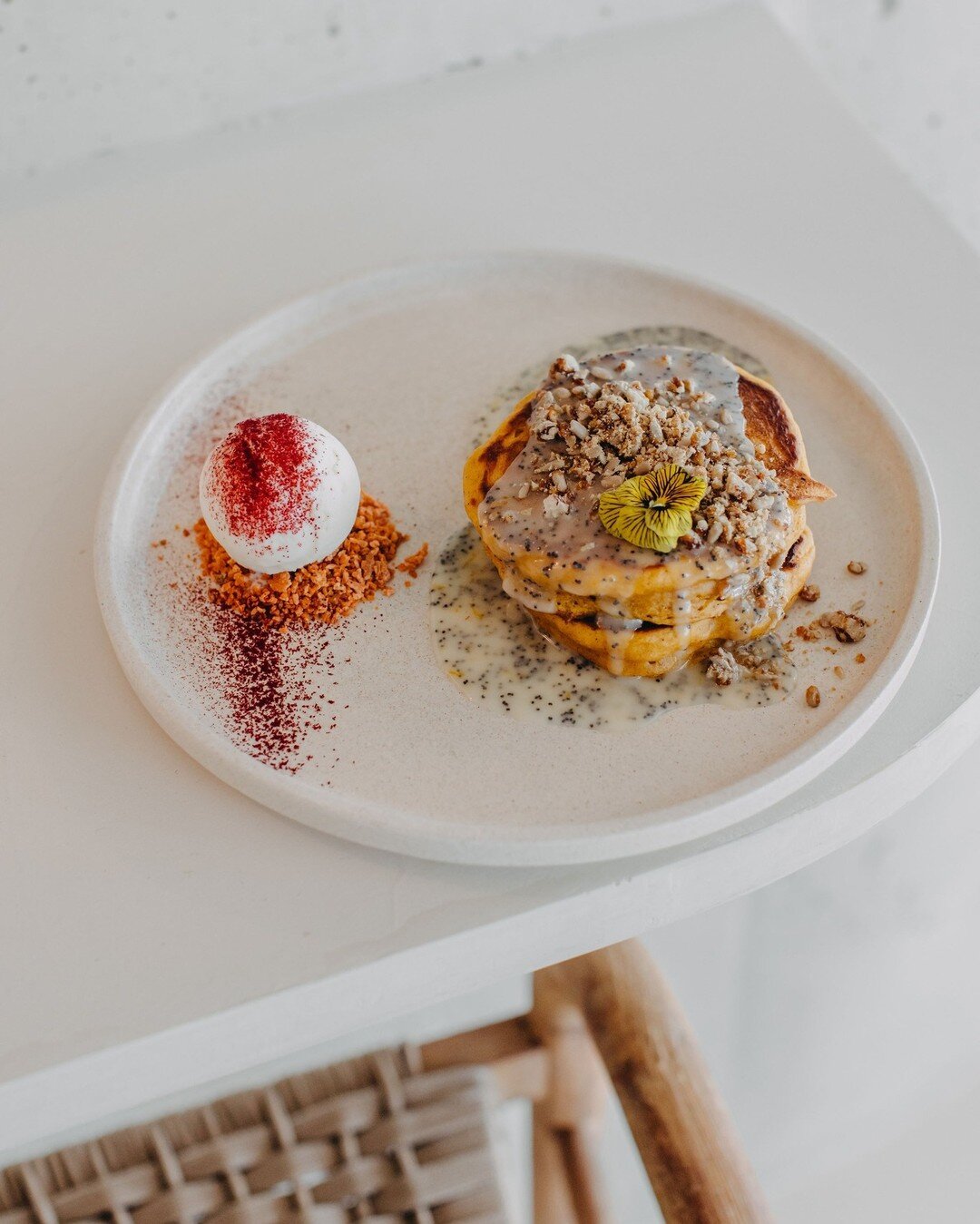 Sundays are better with Carrot Cake pancakes 🥞 Light, fluffy &amp; deliciously accompanied by cream cheese gelato, poppyseed icing, candied carrot and pecan praline

#breakfastinperth #perthpancakes