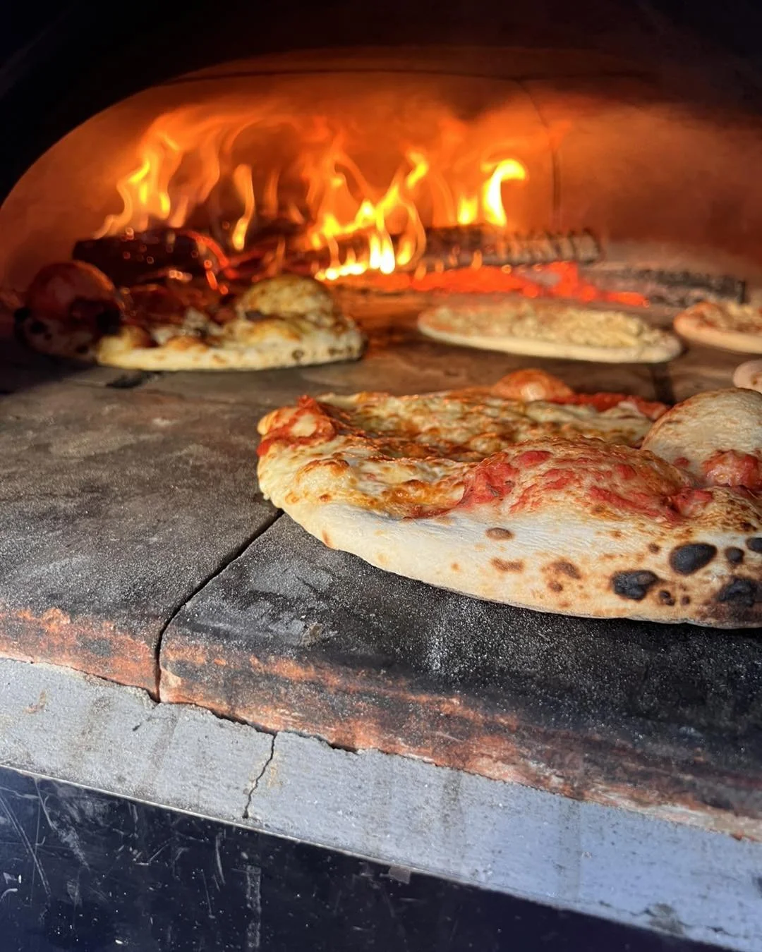 Travelin' Pizza Food Truck