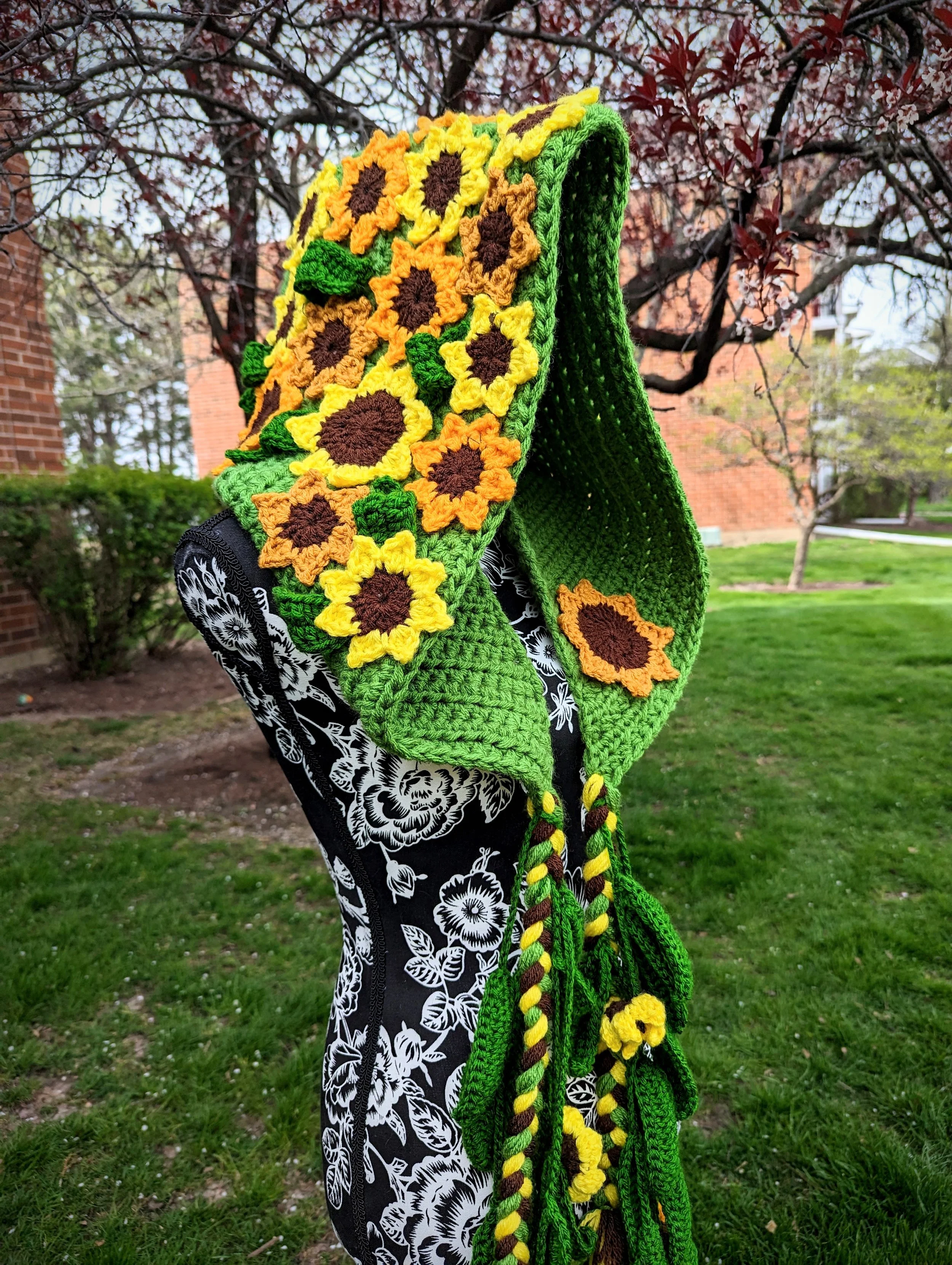 PATTERN Sunflower Hood