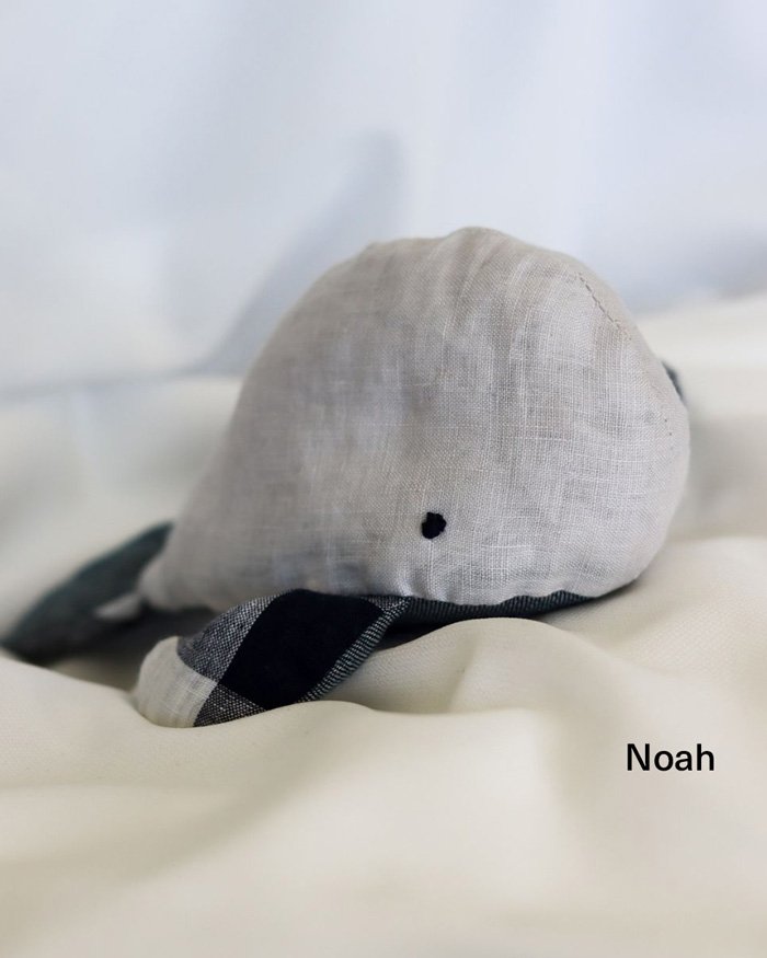 Fabric-scrap-whale-noah-700.jpg