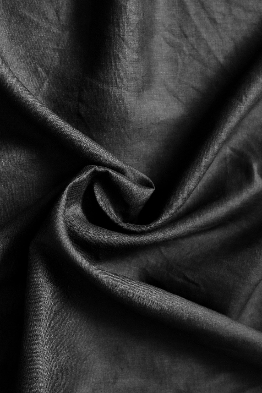 Alyssa-lloyd-made-to-order-black-linen_1000.jpg