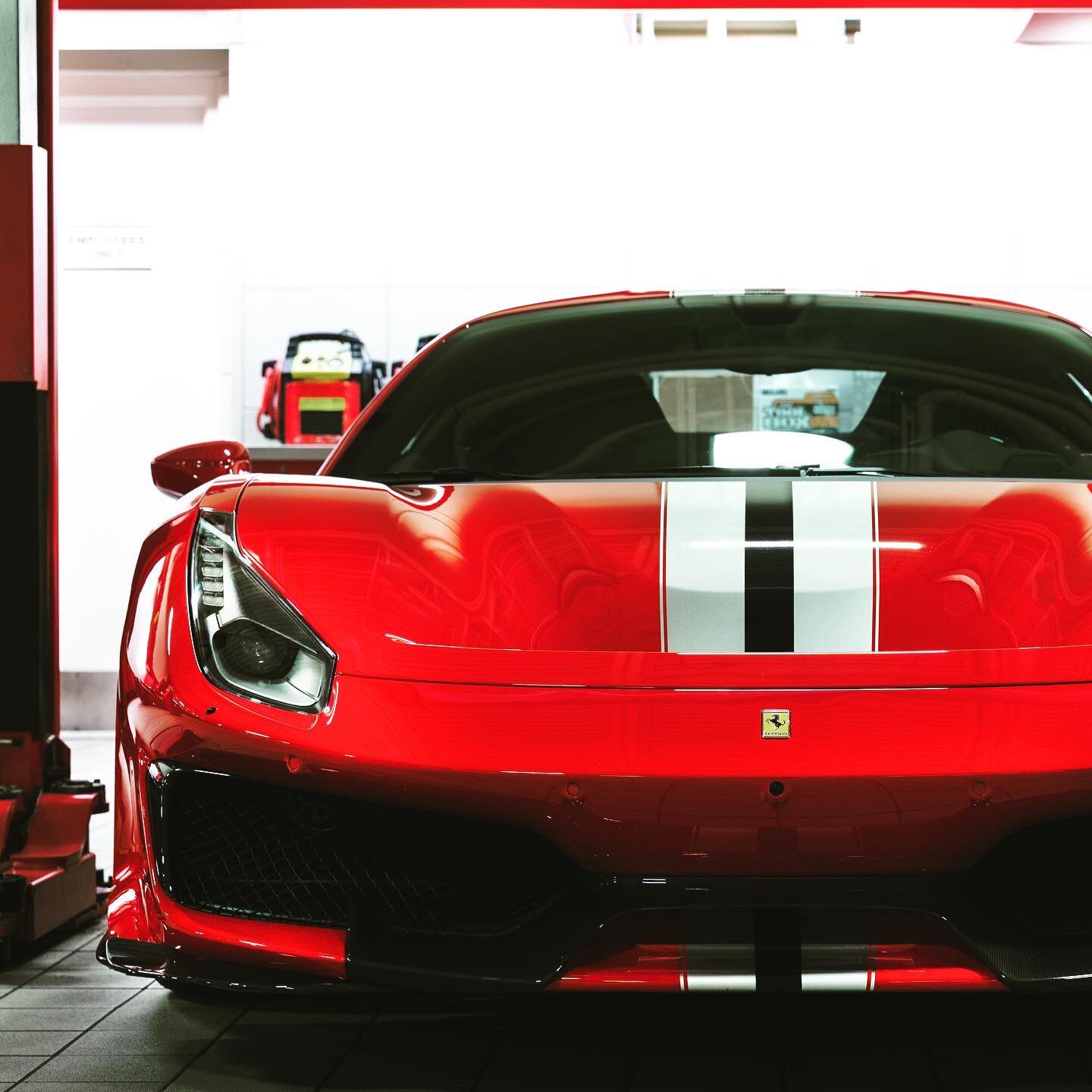 Ferrari 458 pista - commercial shoot 

&bull;&bull;&bull;

#ferrari #formula1 #f1 #cars #mercedes #supercar #redbull #carphotography #vettel #hamilton #formulaone #supercars #lamborghini #singaporegp #StatStory