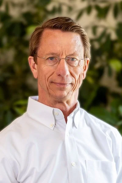 Headshot photo of Pete Kerns