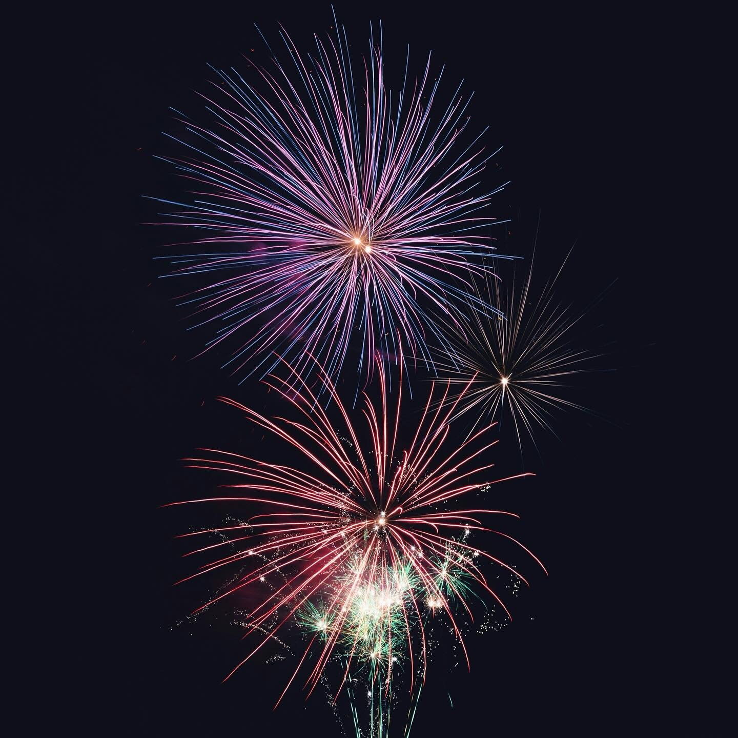 4th of July is almost here! Watch the Denver area fireworks from the top of the former air traffic control tower, one of the best views in CO!🎆
$40 VIP Ticket includes:
•Complimentary Craft Beer Sample
•One-Hour Guided Historic Tower Tou