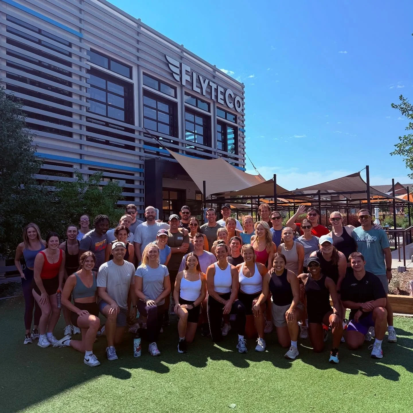 Shoutout to the @f45_training_westhighland class who started their Sunday morning off strong with a patio sweat💪🏋️‍♀️