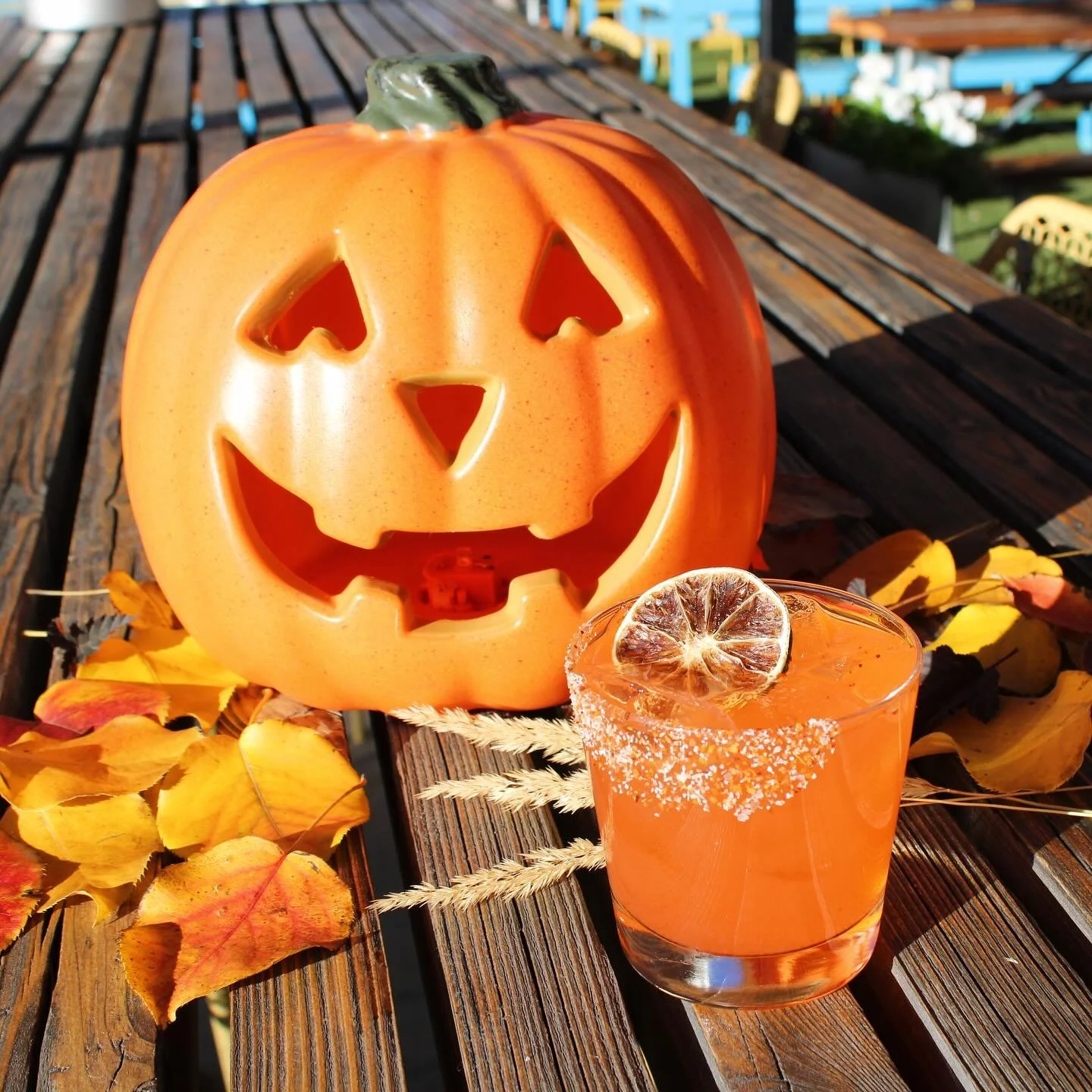 The LAST trivia night of 2025 is tomorrow!๐ We’re closing out the year with serial killer trivia. Don’t worry- we’ll be back with all new sessions starting in January!
What to expect:
• @denvertrivialeague is covering all the