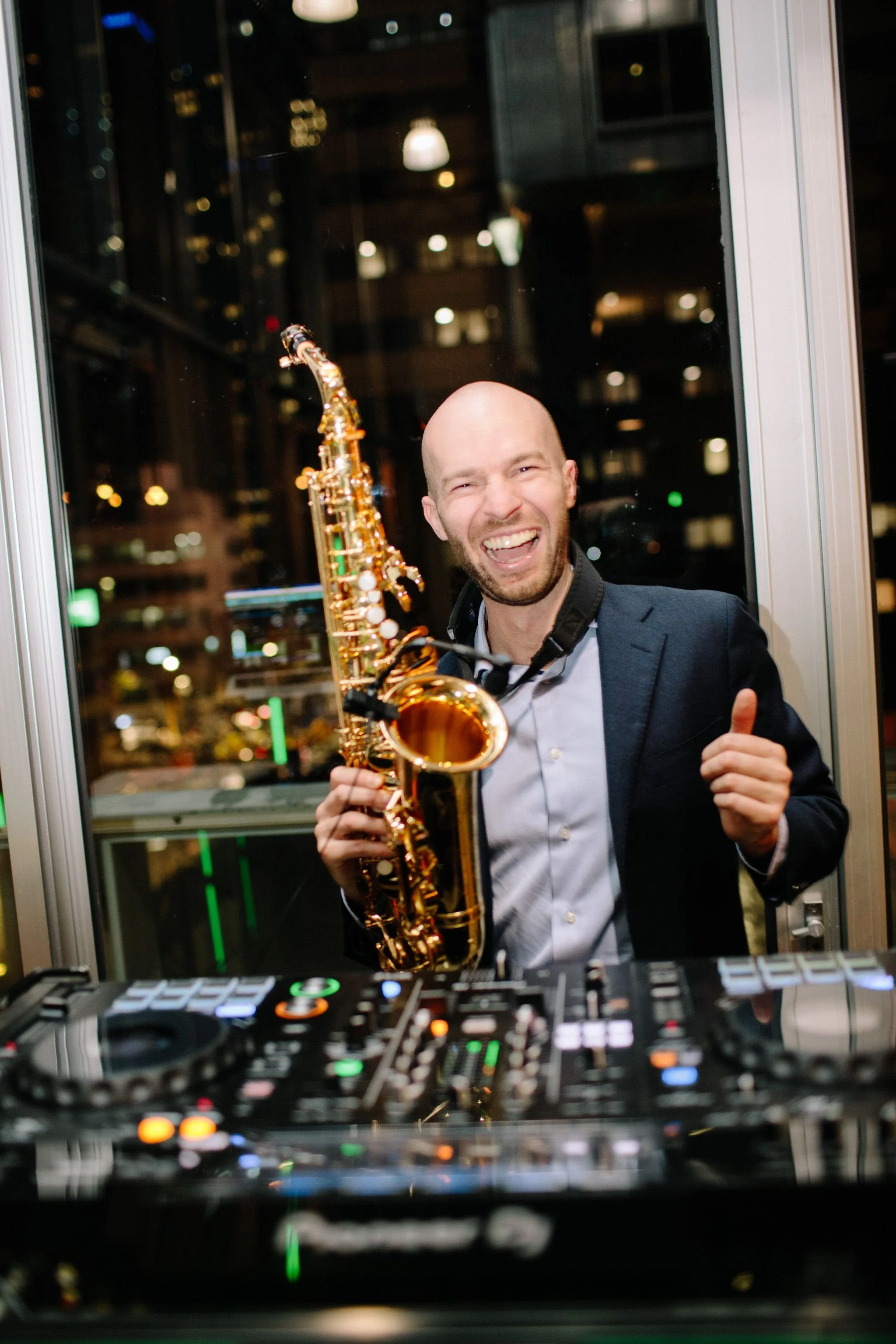 Wedding dj and sax player | Beachweddingtips.com