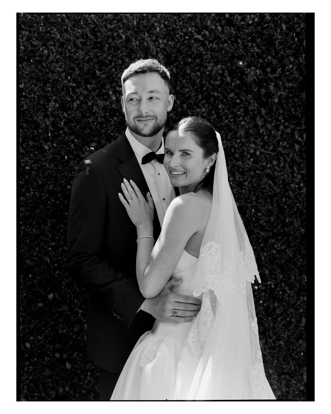 Elegant, timeless 🕊️

Lorin and Ellis, as captured on 120mm film 🤍

@theoldchurchhb 
@ortonshawkesbay
@botanical.lane 
@micki_makeupetc 

#ilfordhp5plus  #kodakporta400 #kodakprofessional #analogueweddingphotography newzealandweddingphotographer