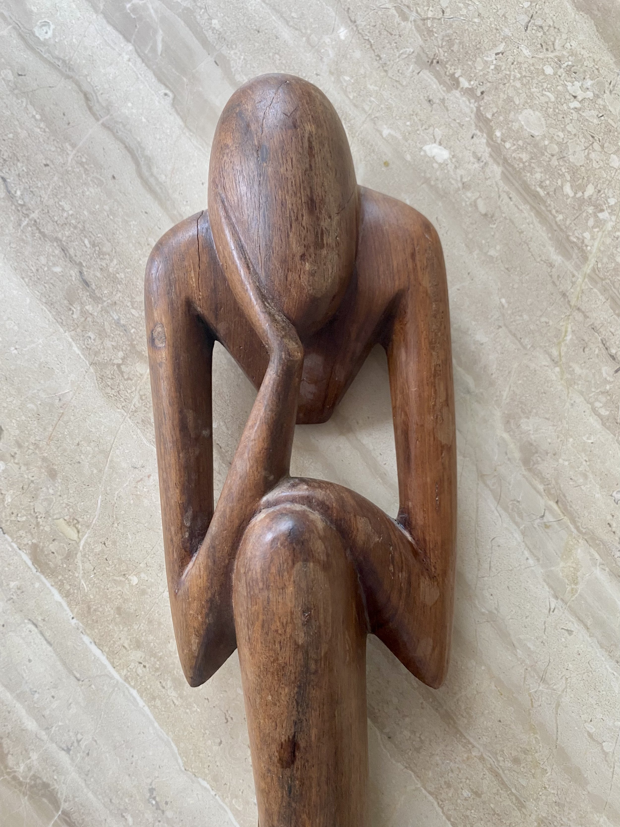 Sculpture en bois artisanale le Penseur
