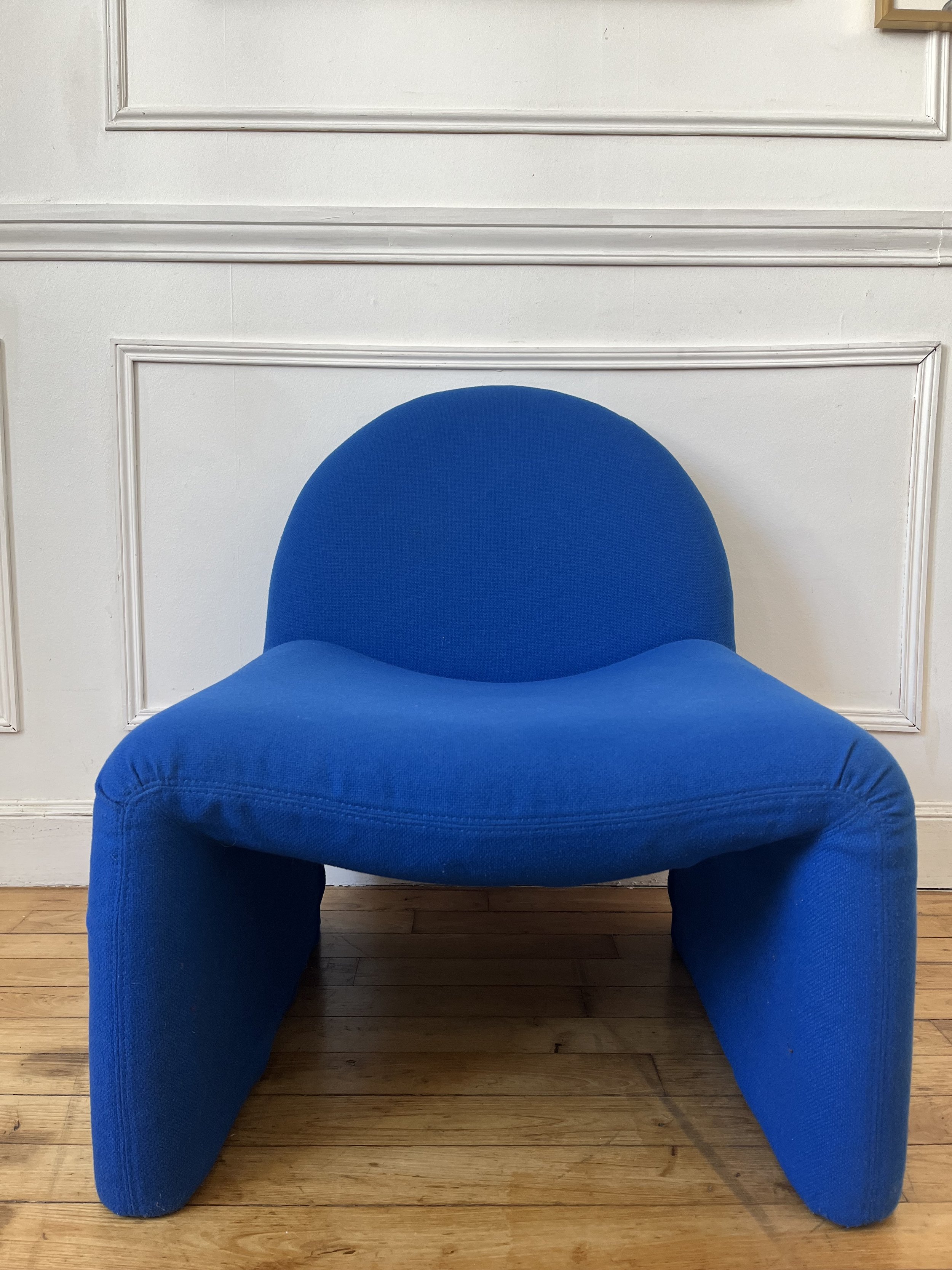 Chauffeuse Atal en laine bleue vintage 80