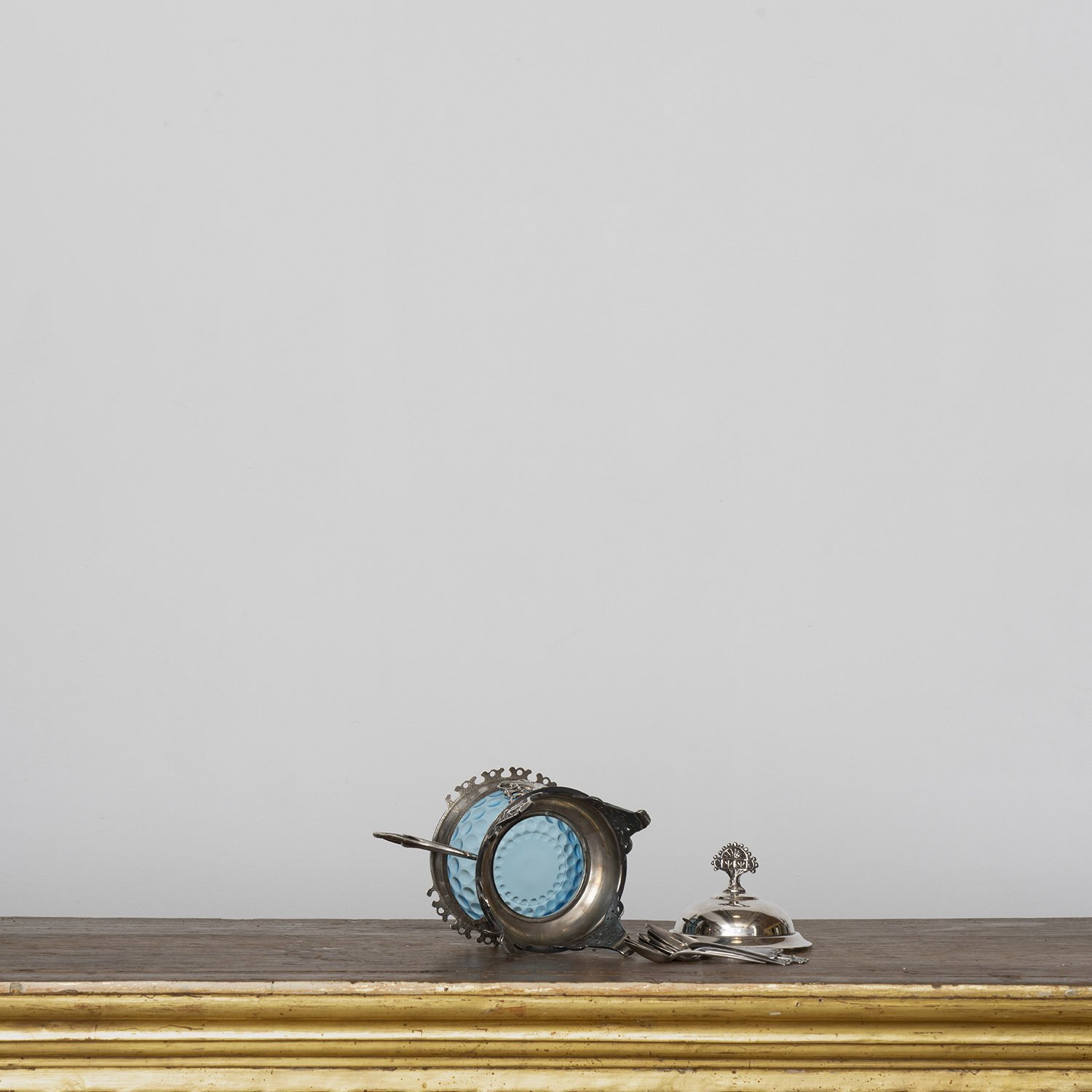 O57_Aesthetic_Movement_Serving_Dish_with_Spoons_06.jpg