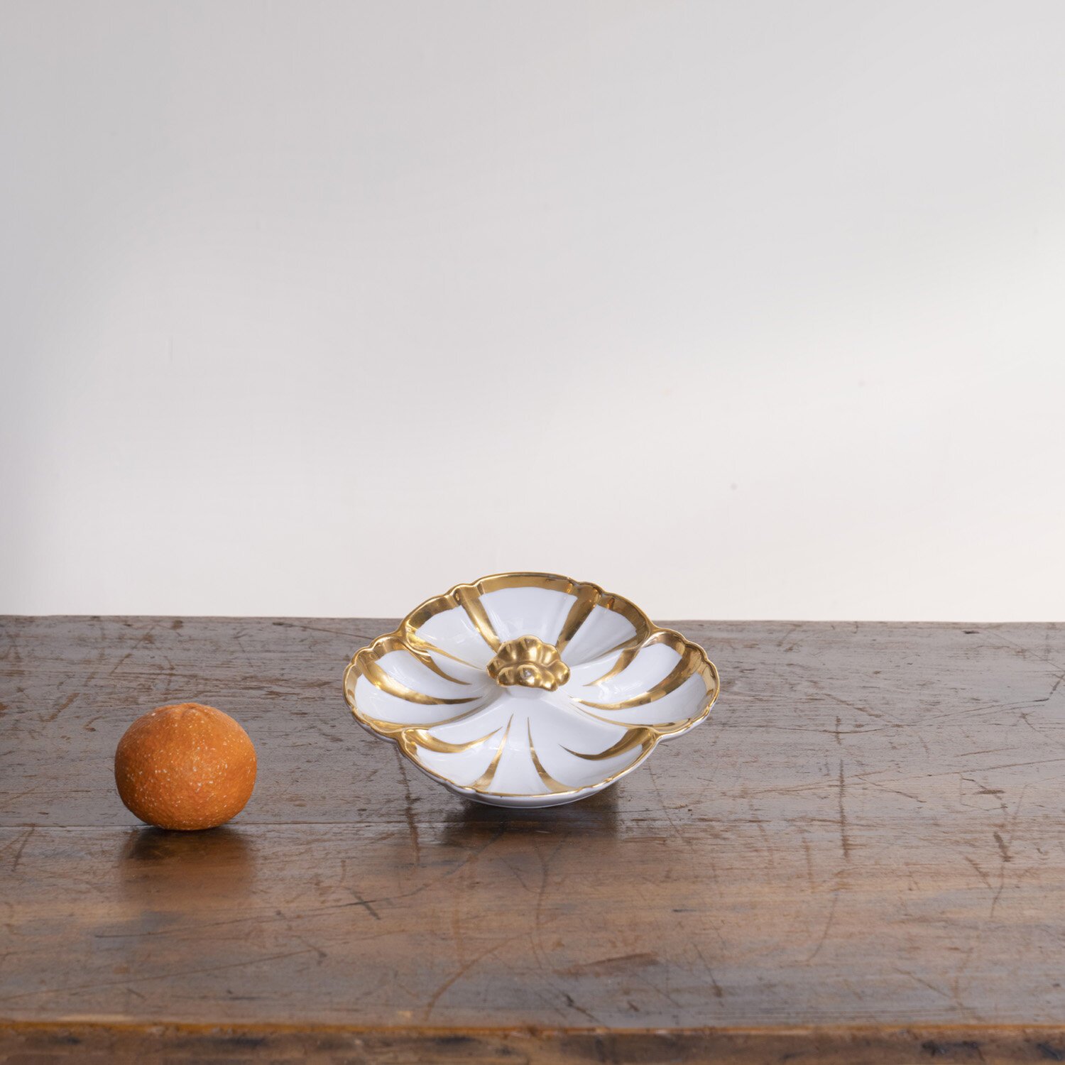 Art_Deco_Gilt_Porcelain_Nut_Dish_002.jpg