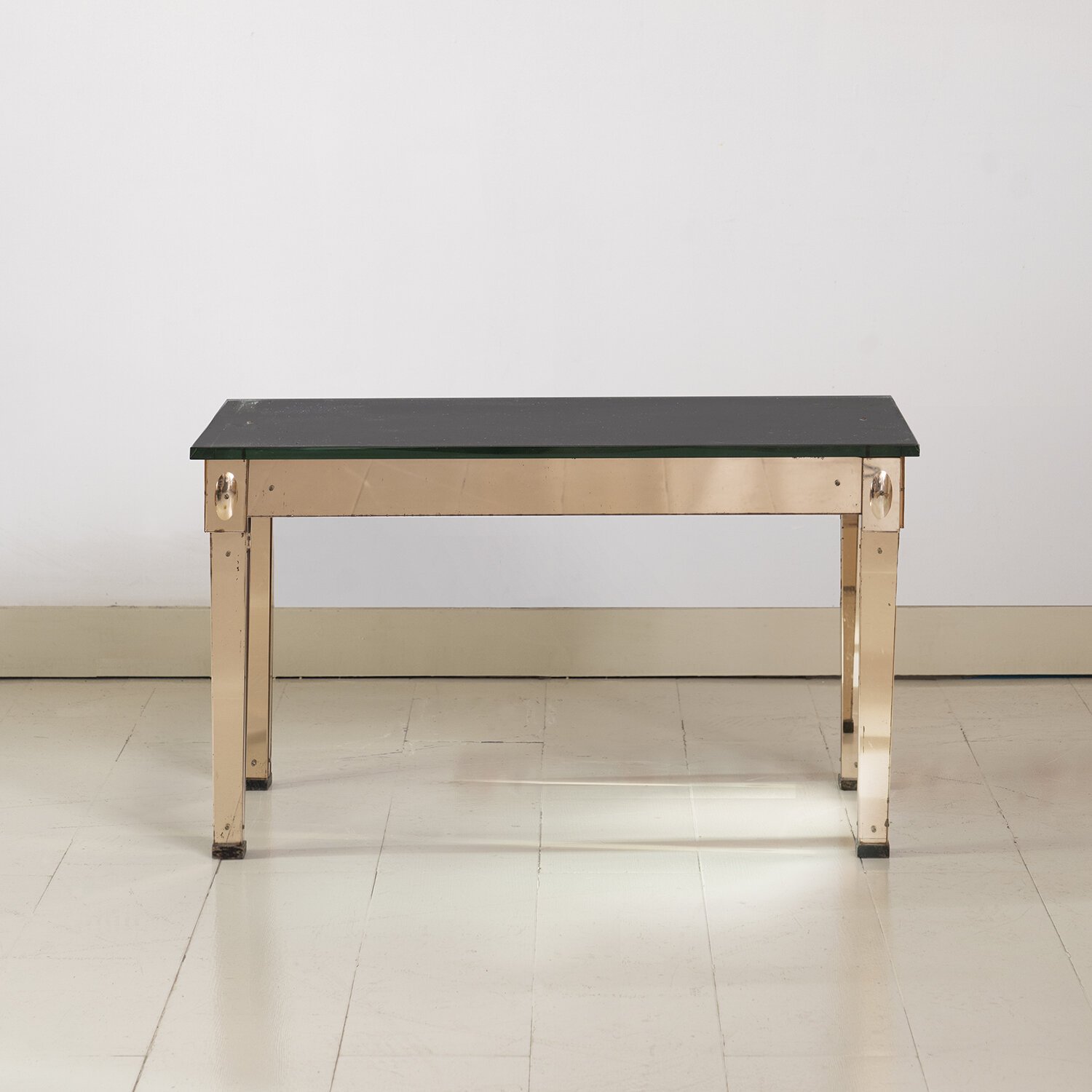 Art_Deco_Mirrored_Coffee_Table_000.jpg