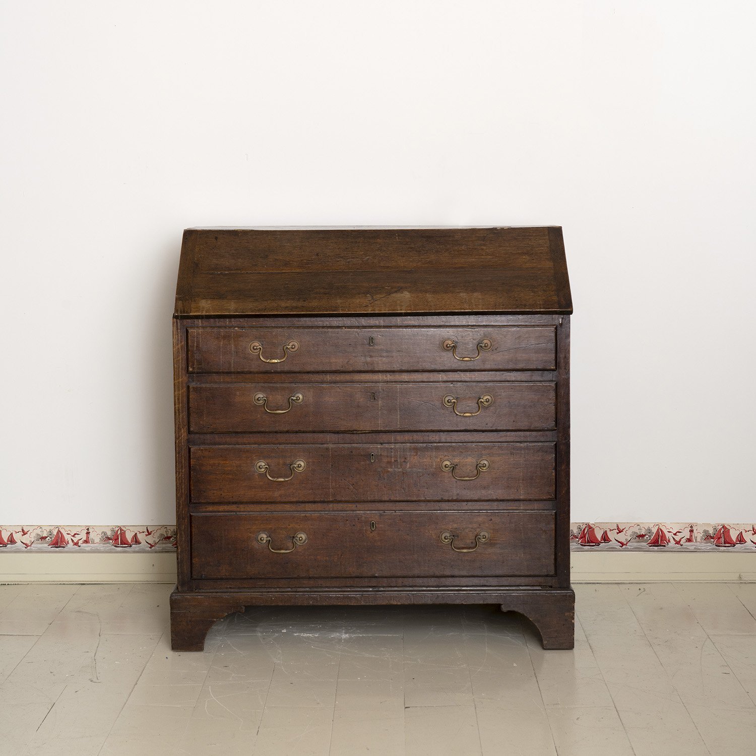 George_III_Metamorphic_Bureau_Bed_01.jpg