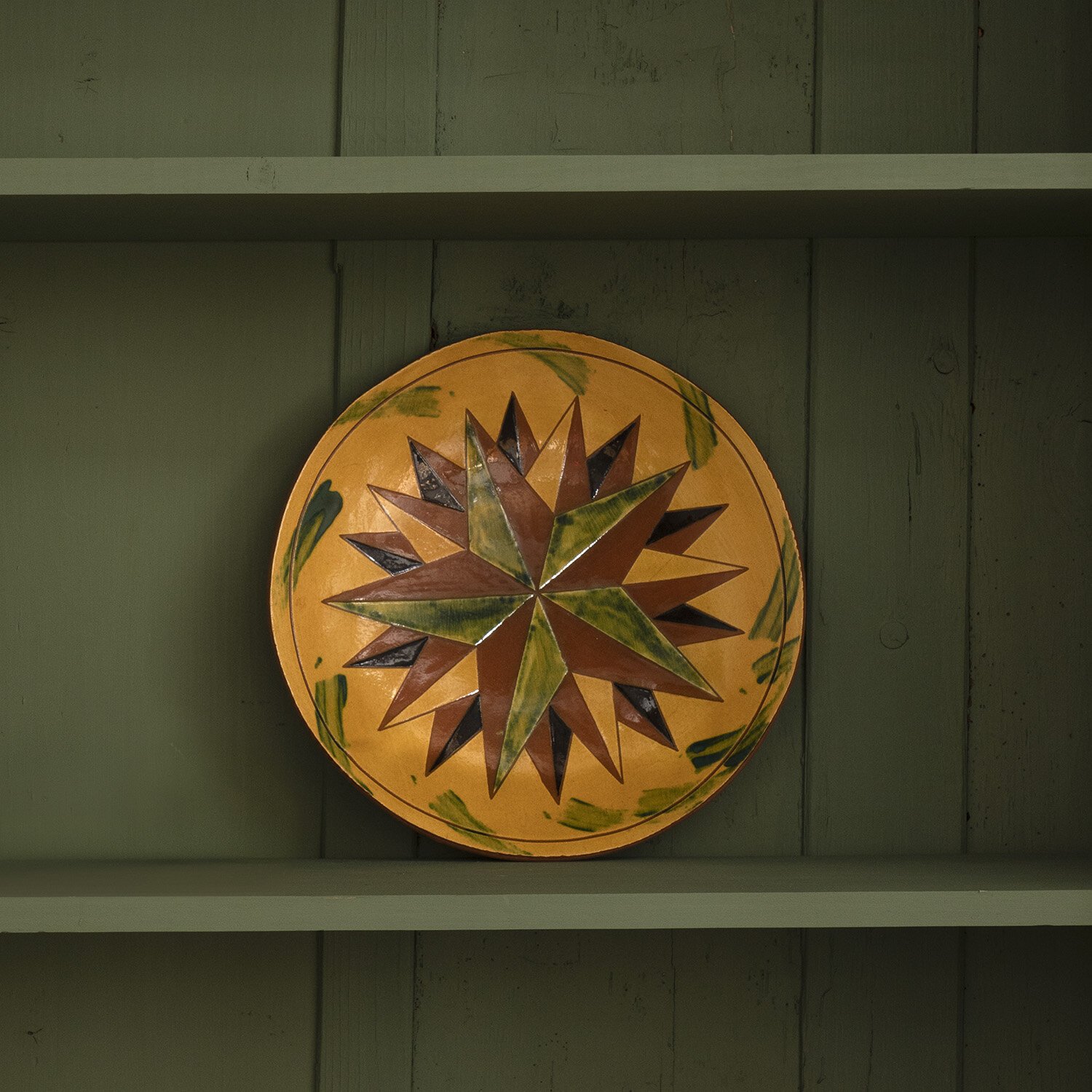Redware_Plate_with_20_Point_Star_002.jpg