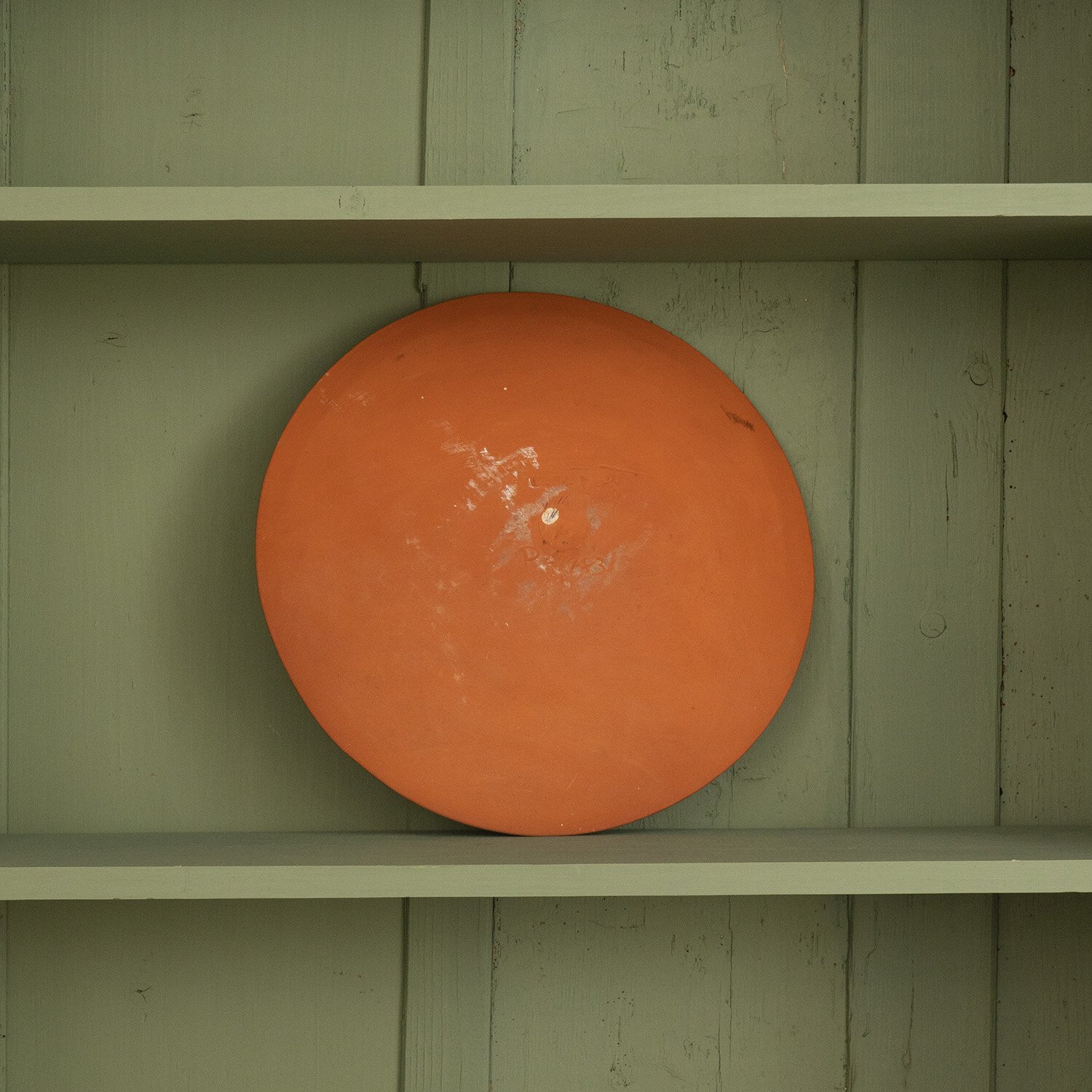 Redware_Plate_with_Flower_Motif_001.jpg