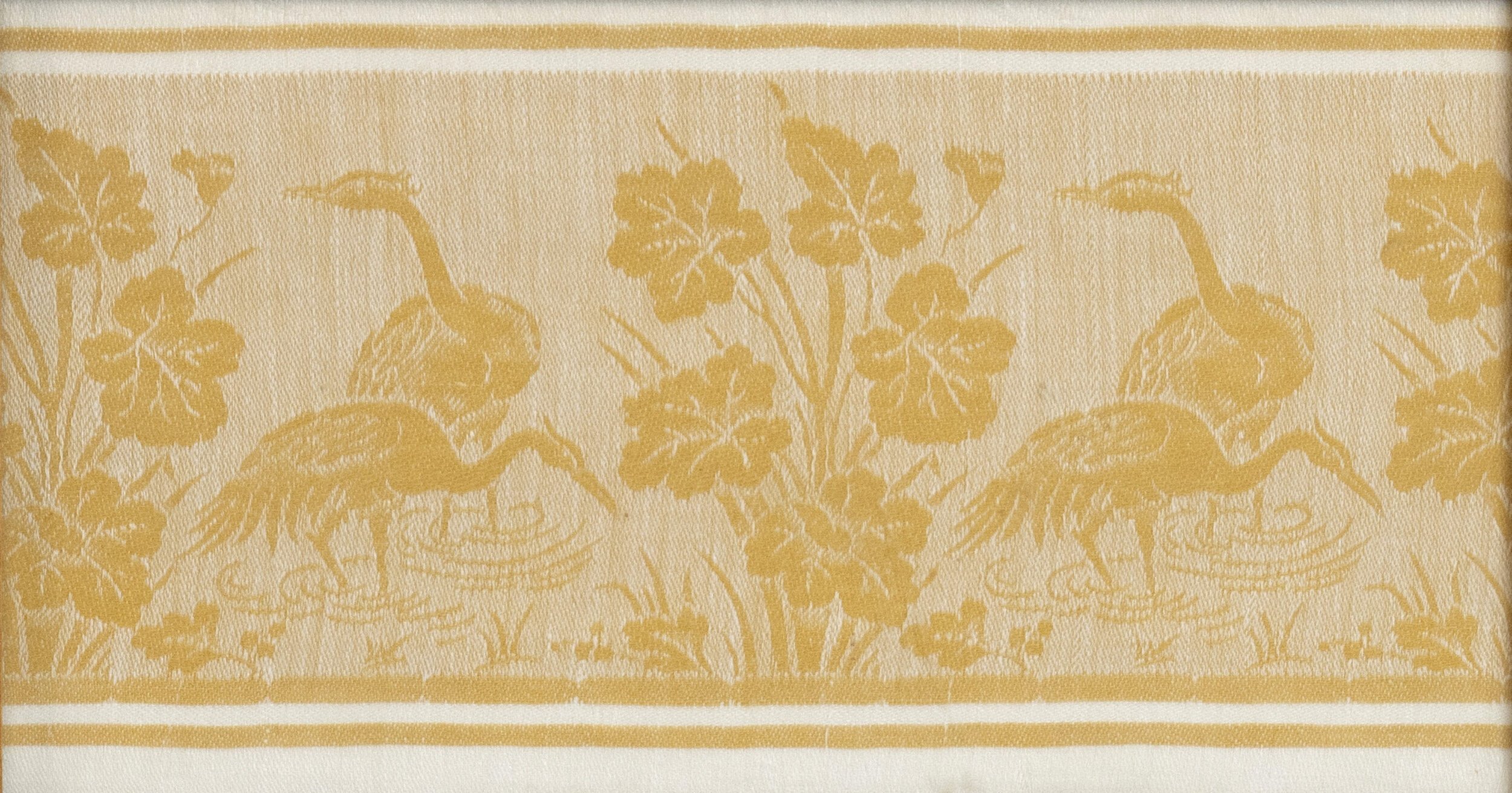 Textile_with_Fragment_with_Cranes_001.jpg