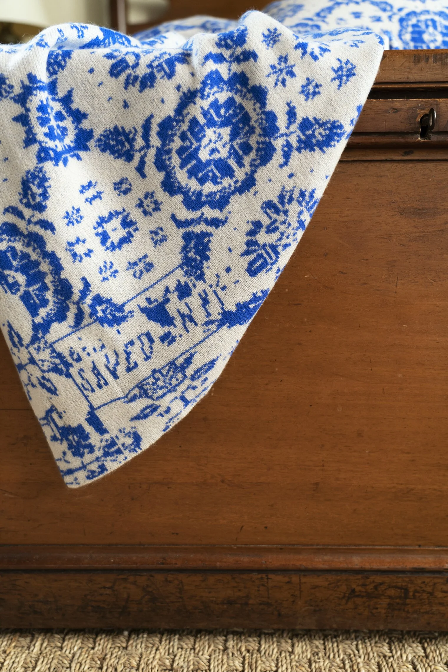 Williamsburg_Coverlet_Blue_Berry_Detail.jpg