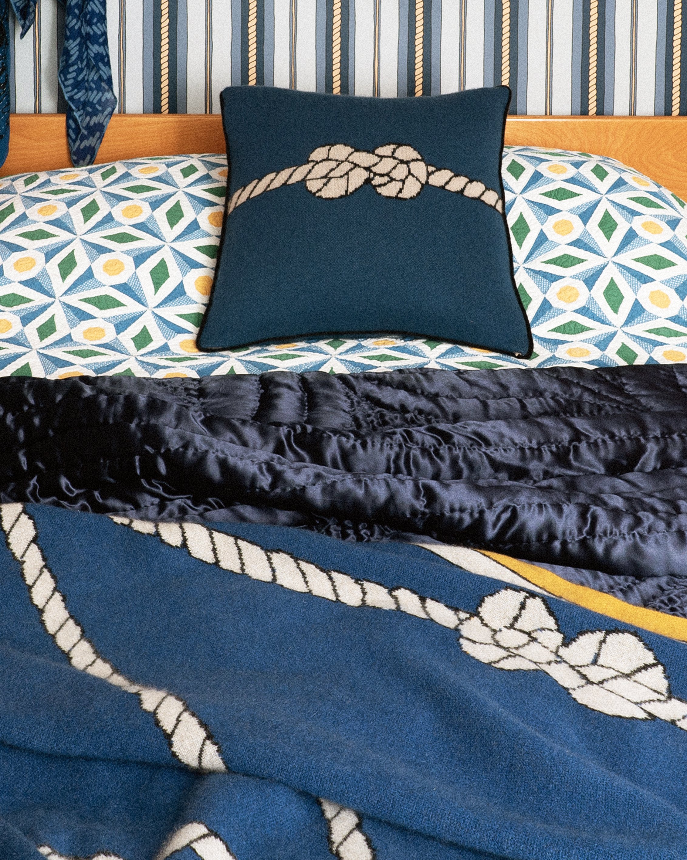 Saved_DNR_Knots_ropes_Blanket.jpg