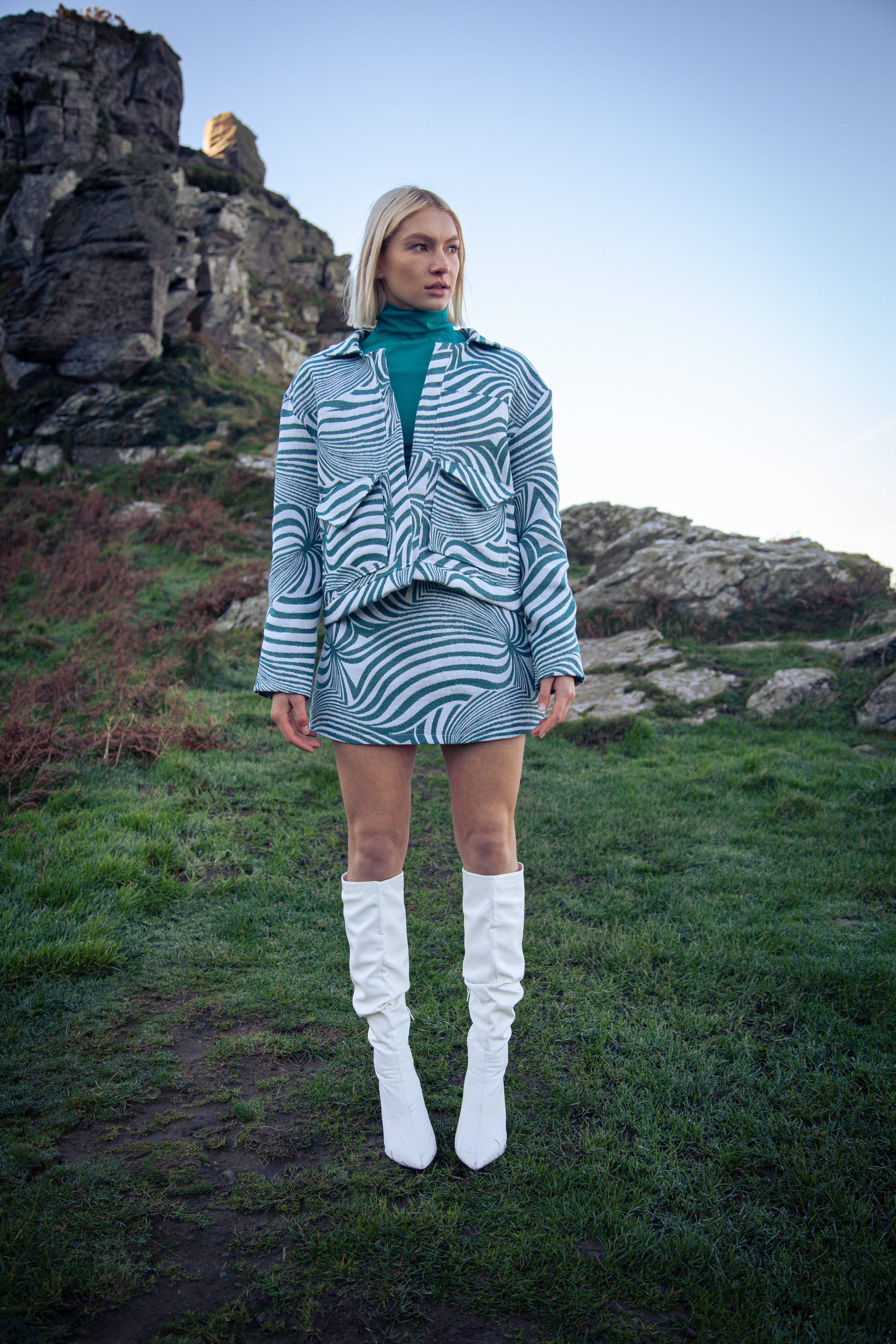 Liv VoR mint swirl set18.jpg