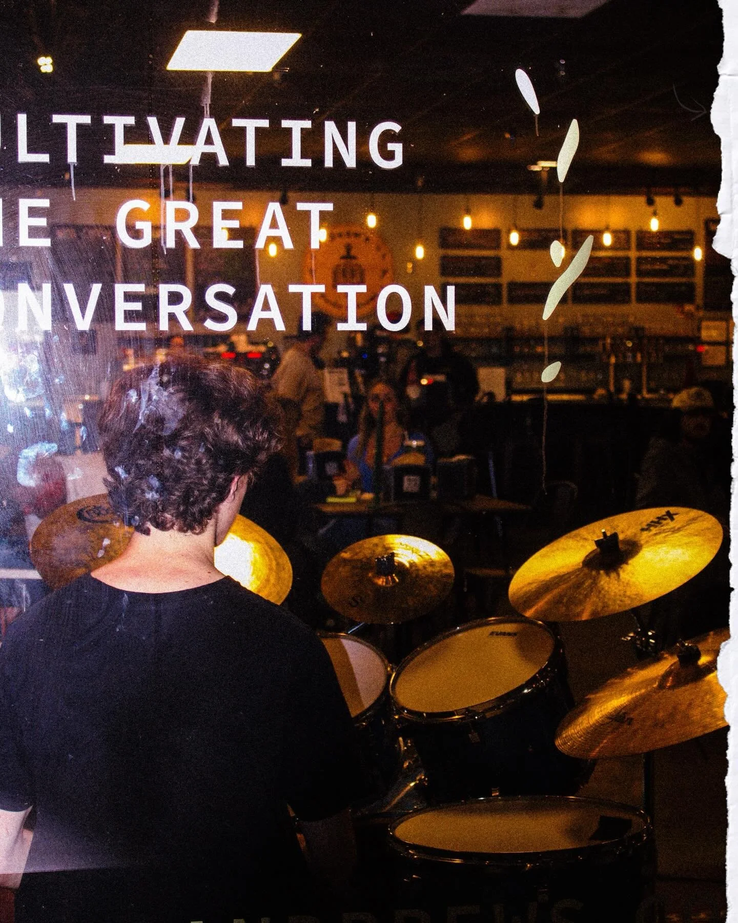 Coffee tastes better with live music and good company&hellip; 🎸☕️

Live band by The Company at Beows last night was an awesome event! Thank you for all who showed up and showed out✨